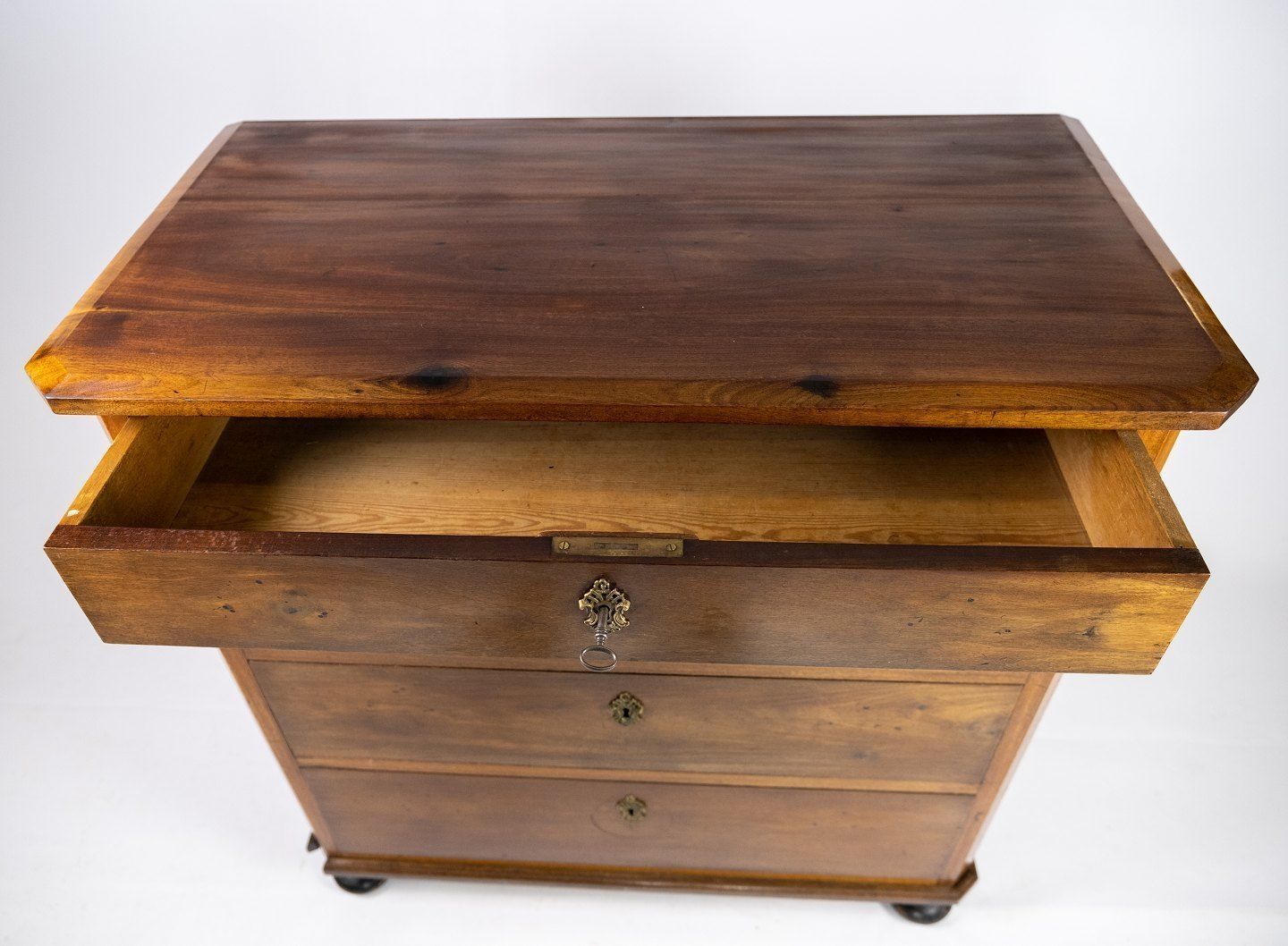 Chest Of Drawers Of Polished Mahogany, In Nice Used Condition From The 1860s. photo 790.0