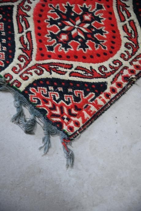 photo furniture Red Eastern Wool Turkish Flatweave Rug