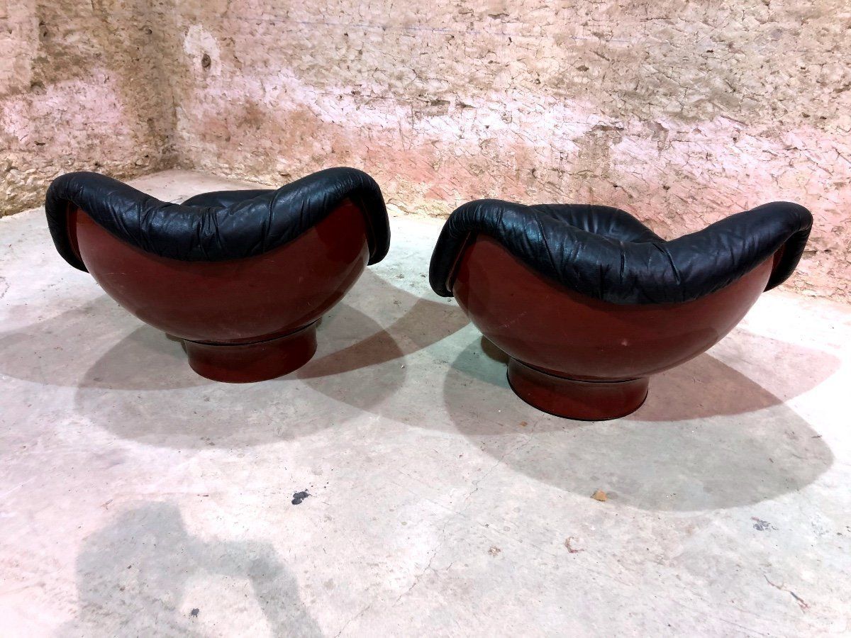 Pair Of Large Italian Armchairs In Leather And Fiberglass photo Furniture