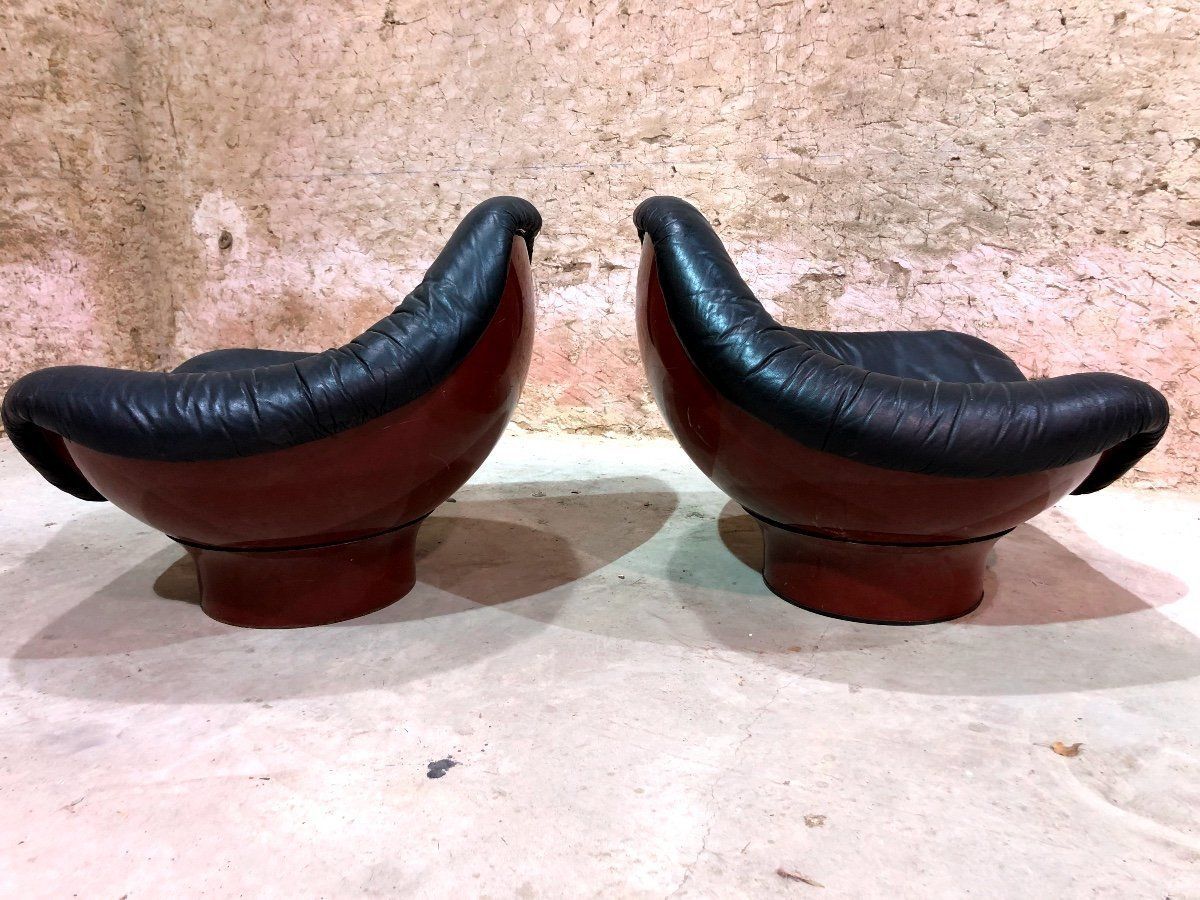 Pair Of Large Italian Armchairs In Leather And Fiberglass photo vintage