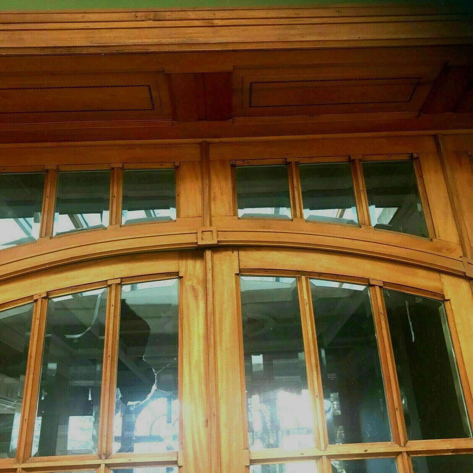 Four Leaf Partition Door And Transom In Natural Wood Bevel Tile photo for sale