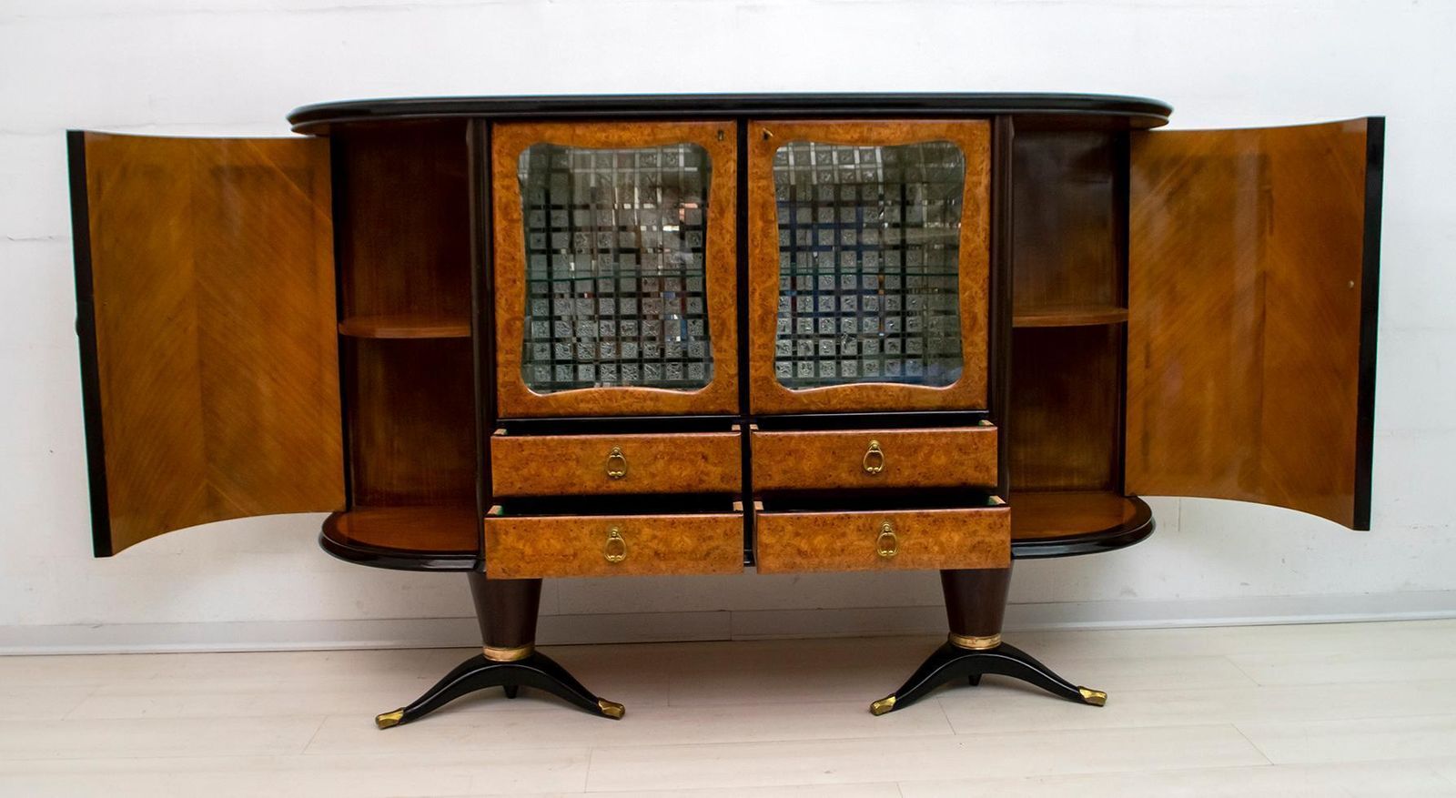 photo vinterior Paolo Buffa Mid Century Modern Italian Mahogany And Walnut Bar Cabinet, 1950s