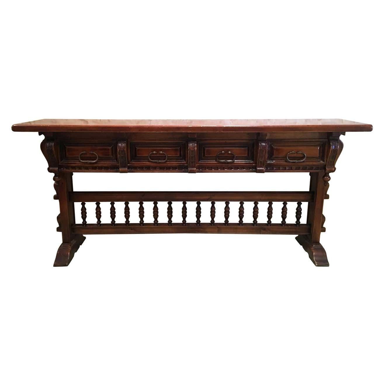 Console en noyer du XXe siècle à quatre tiroirs sculptés, signée Valentí