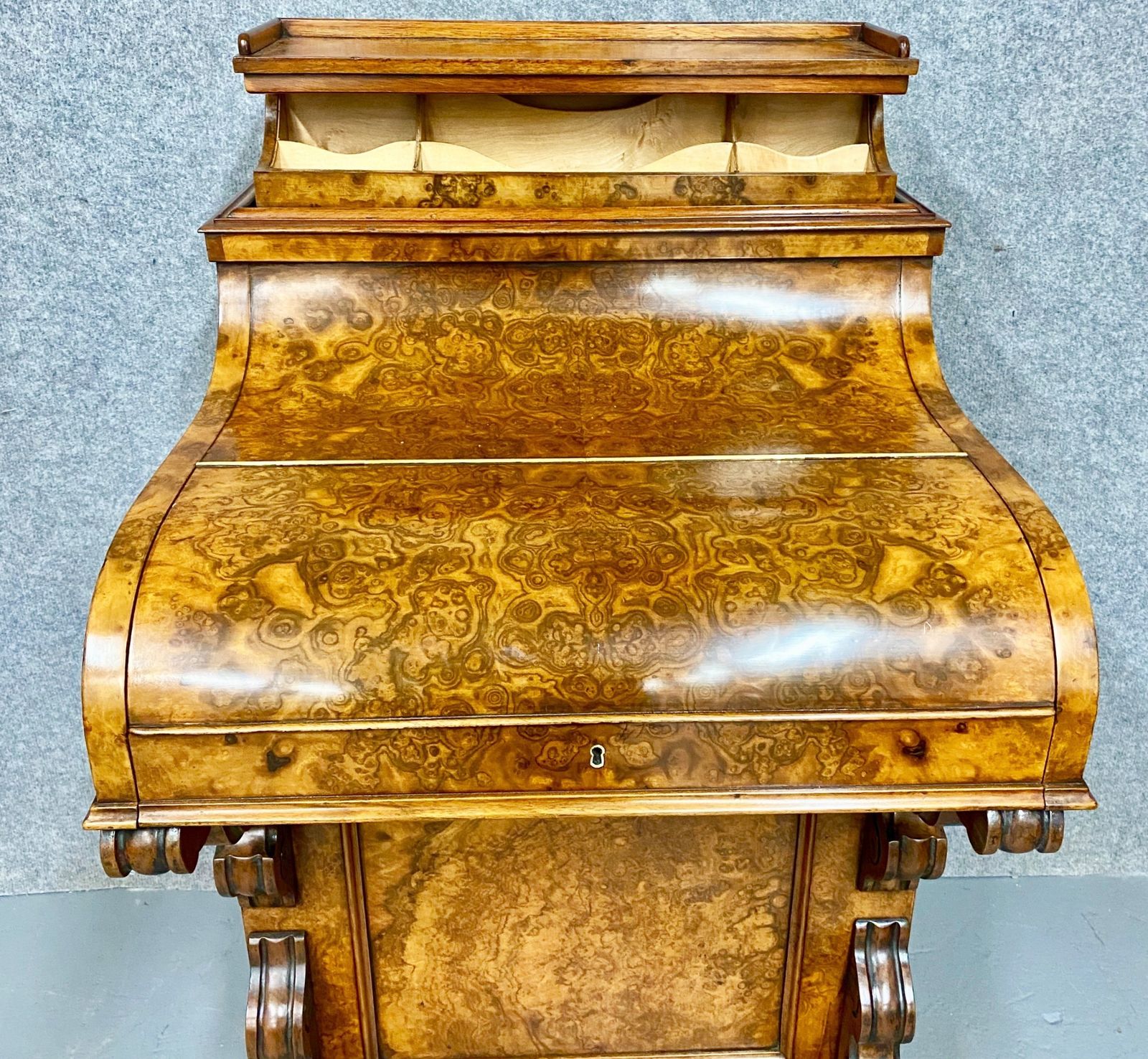 2915.0 Victorian Burr Walnut Pop Up Davenport photo