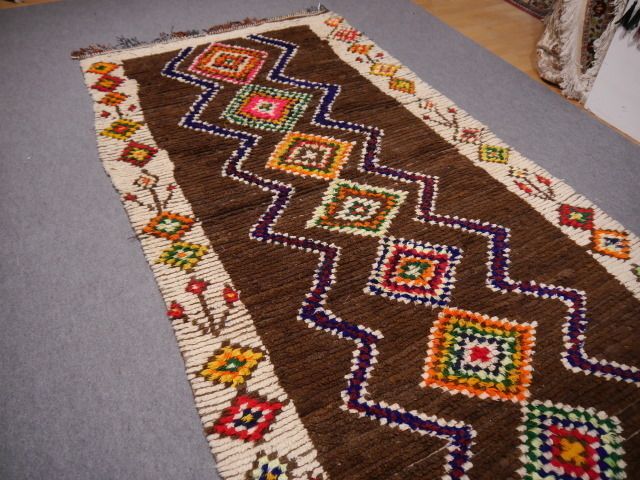 Moroccan Vintage Berber Rug photo vintage