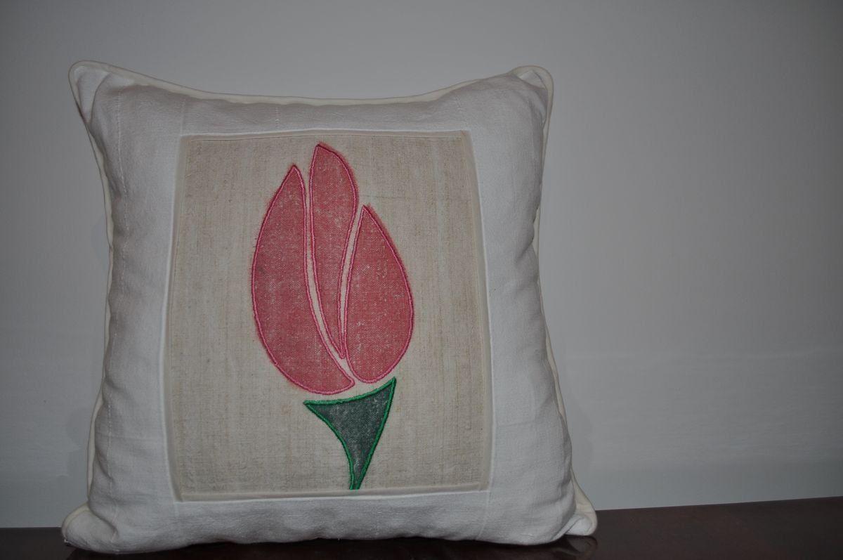 Vintage Tulip Patterned Cushion photo 190.0