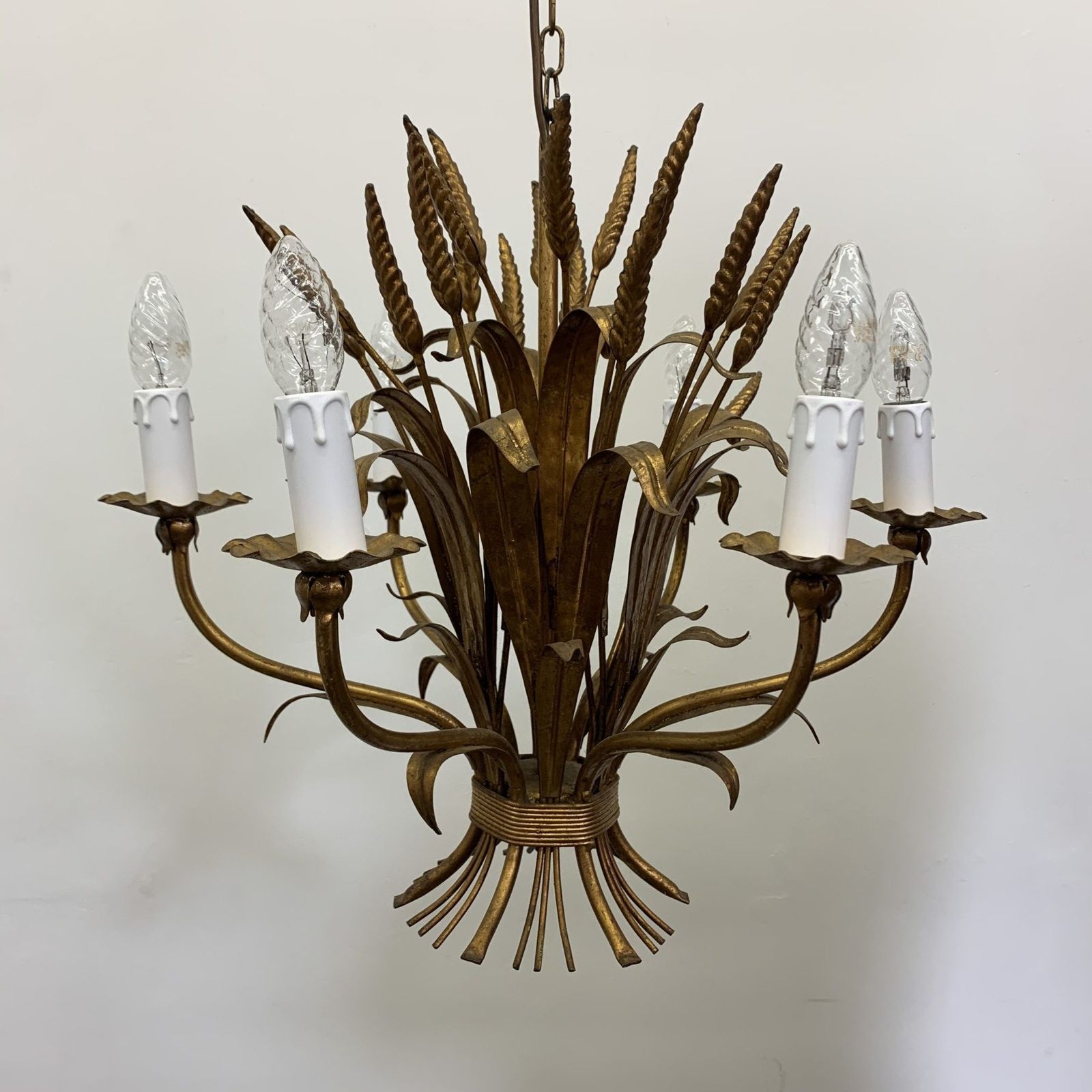 Tarweschoof Bladgoud Vergulde Kroonluchter, Jaren 1960 photo furniture