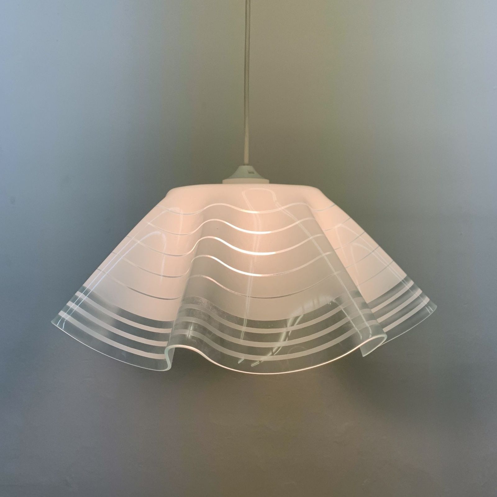 Mid Century Minimalist Gevouwen Glazen Hanglamp, Jaren 1980 photo buy