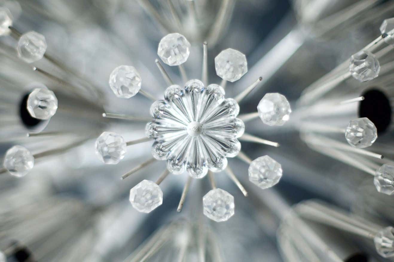 Dandelion Sputnik Chandelier Van Emil Stejnar photo Verlichting