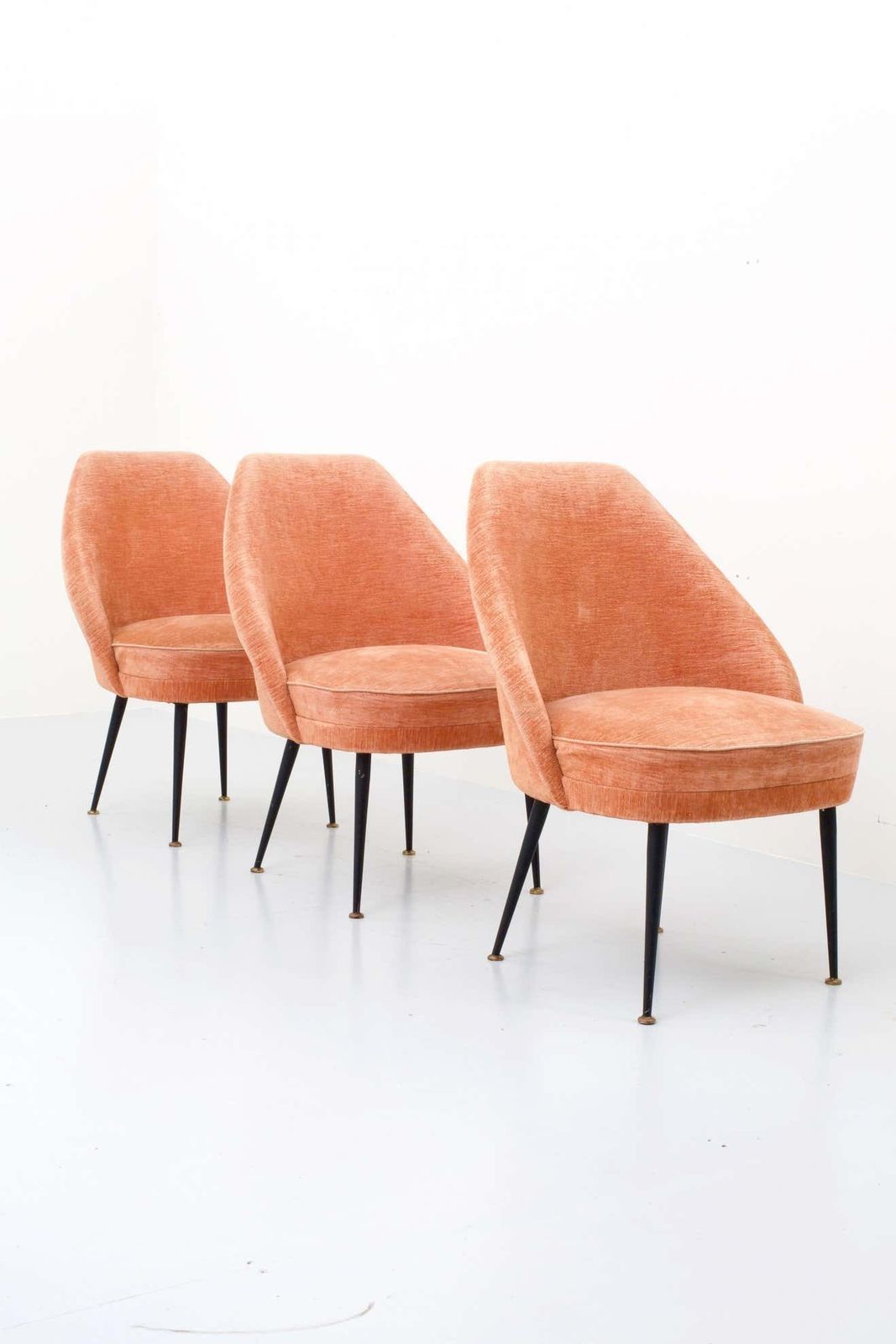 Set Of Three Lounge Chairs In Pink Velvet By Carlo Pagano For Arflex photo Furniture