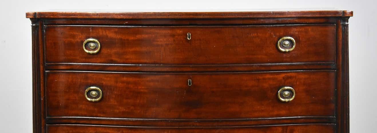 18th Century George III Mahogany Serpentine Chest photo for sale