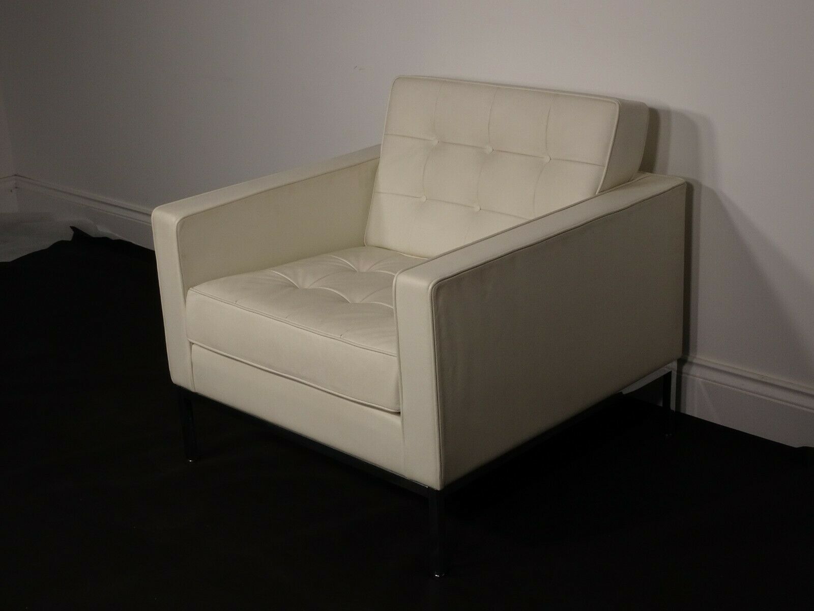 Stunning Genuine Florence Knoll 1954 Lounge Chair In Luxurious Leather. photo vintage