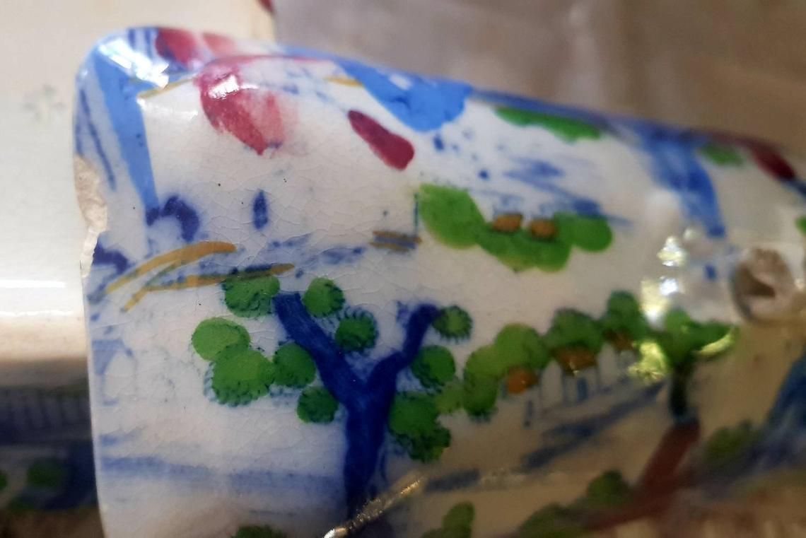 Antique Hand Painted Chinese Porcelain Box With A Segmented Interior photo buy
