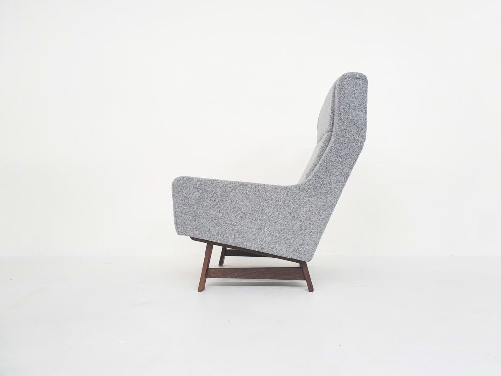 3232.3199999999997 Set Van Twee Dutch Design Loungestoelen Met Wengepoten photo