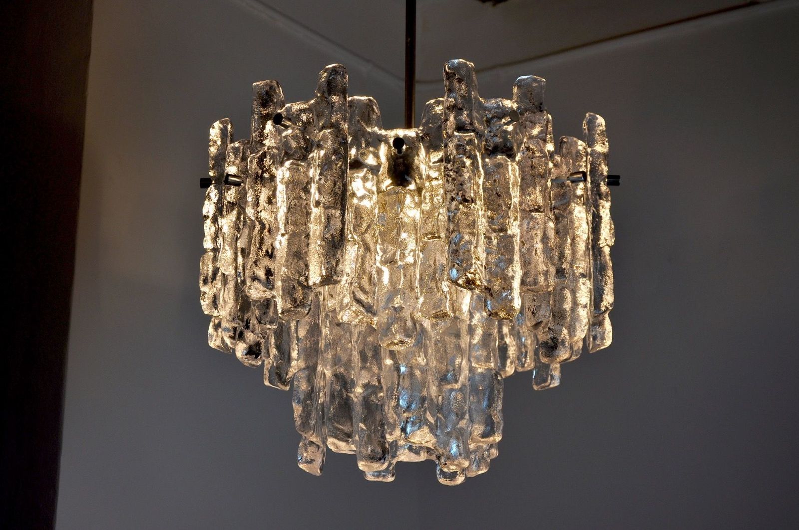 J.T Kalmar 'Glaçon' Chandelier, Frosted Glass, 2 Levels, Austria, 1970 photo vinterior