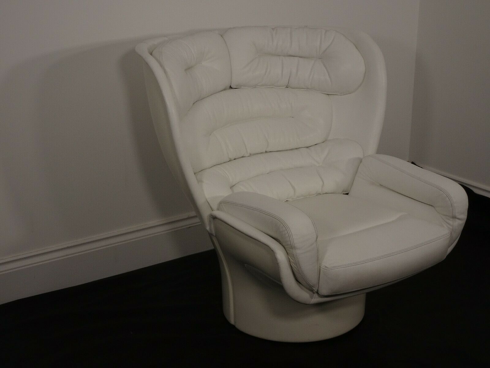 Stunning Iconic Elda Chair Designed By Joe Colombo In The 1960s In White Leathe photo buy