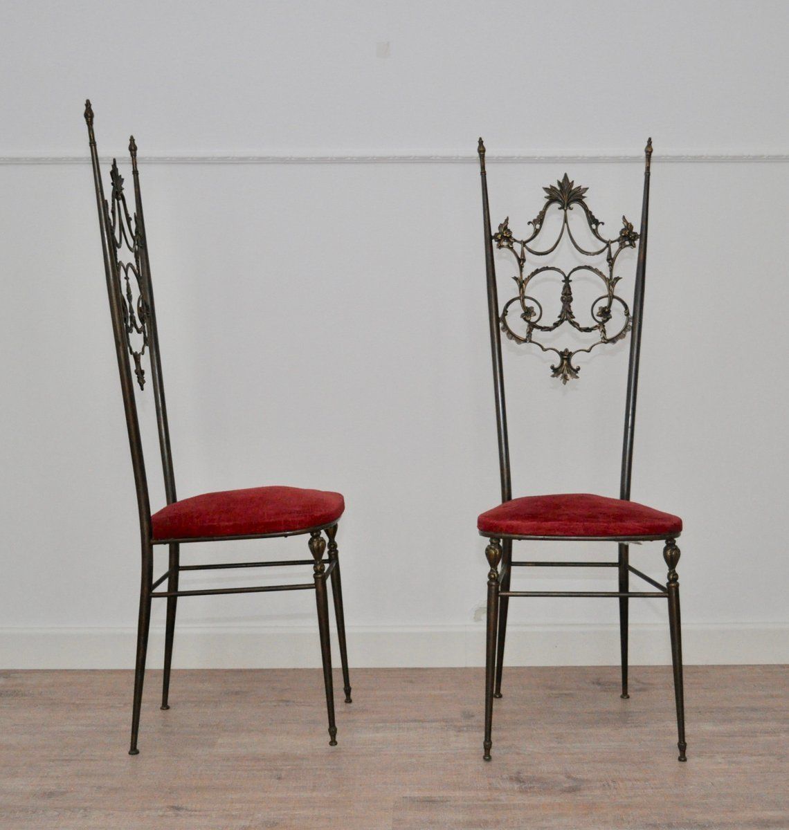 Sedie Chiavarine Hollywoodiane In Stile Regency In Ottone E Velluto, Set Di 2 photo furniture