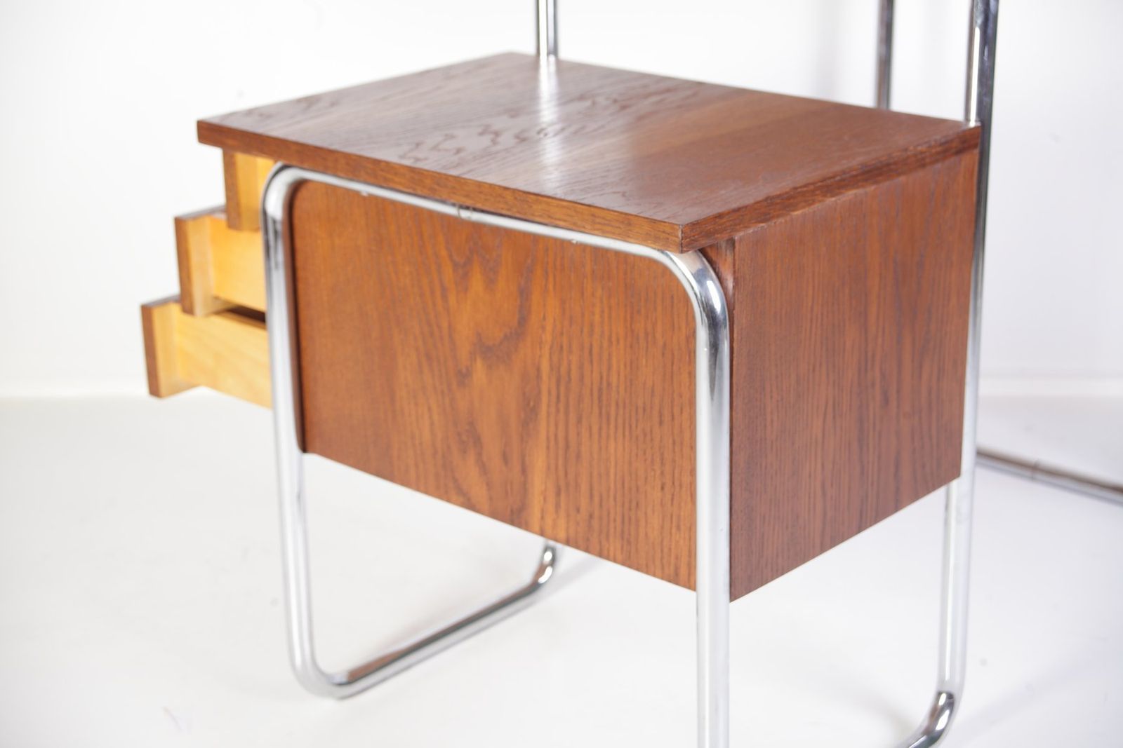 Buisvormige Chromen Tafel Of Bureau Van Kovona, Ca. Jaren 1950 photo vintage