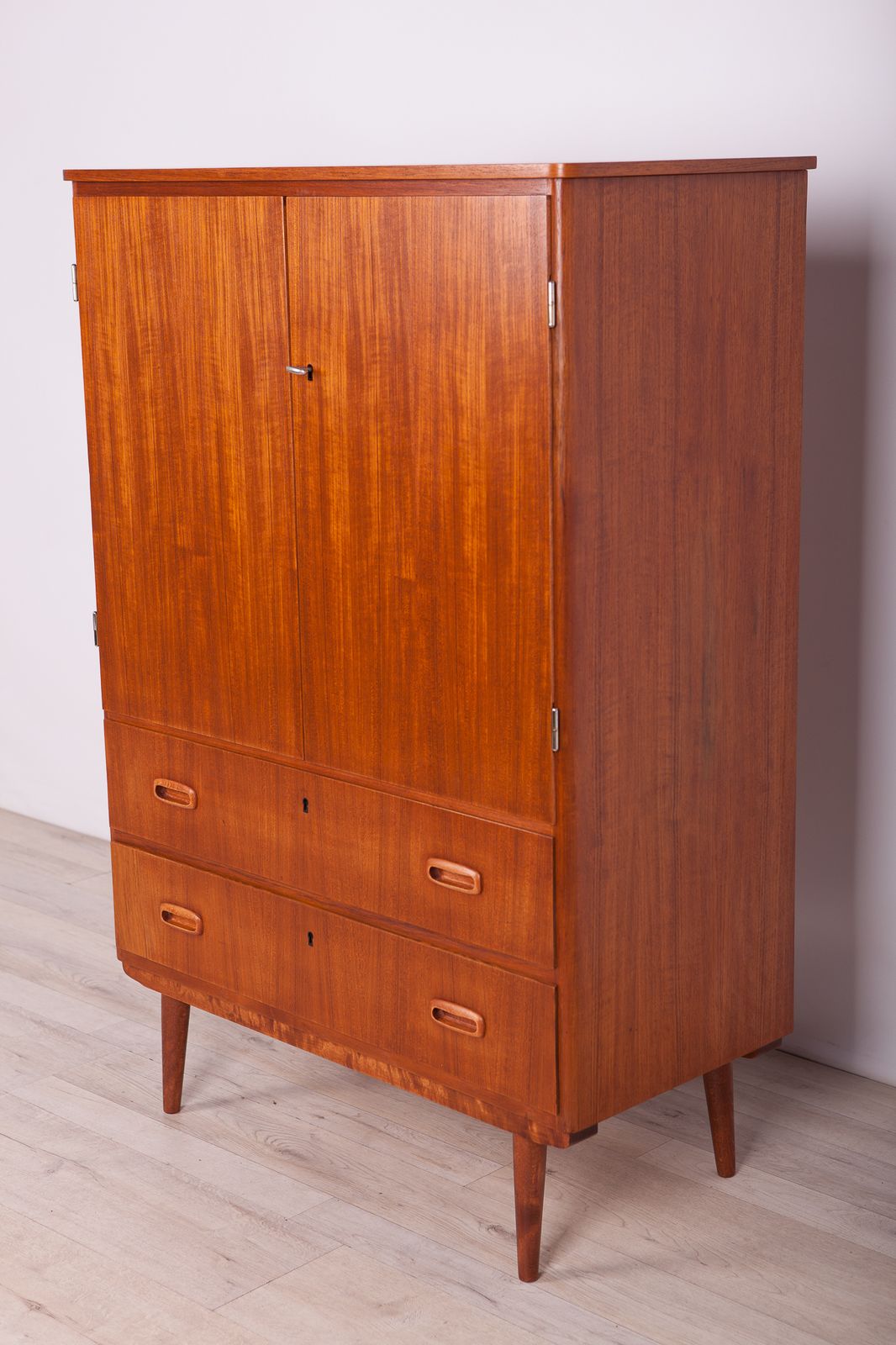 photo furniture Mid Century Teak Chest Of Drawers, 1960s