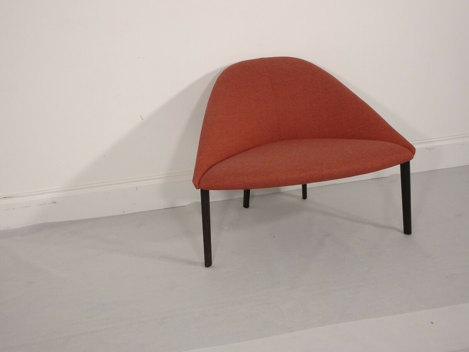 780.0 Immaculate Arper Colina 4 Legged Lounge Chair In Camira Mainline Flax Fabric photo