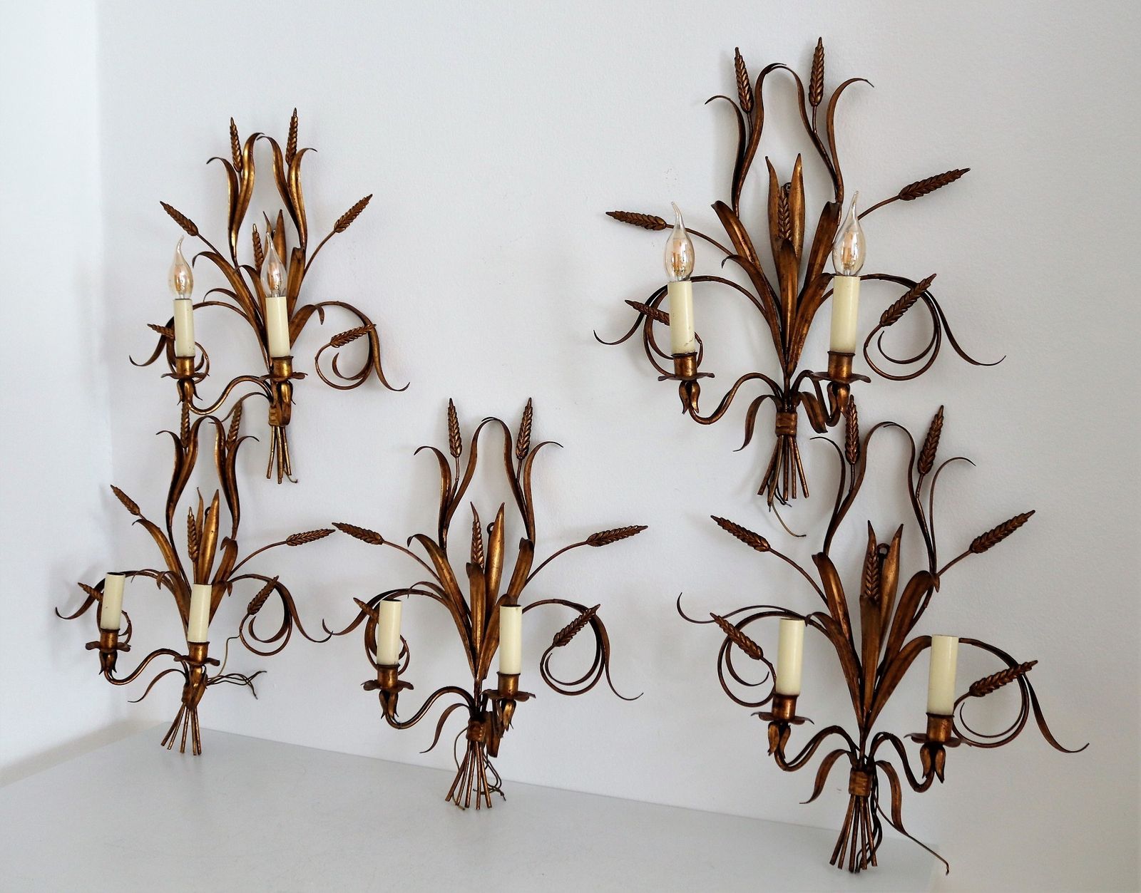 photo vintage Italian Midcentury Gilt Tole Wall Sconces With Wheat Sheaf, 1950s, Set Of Five