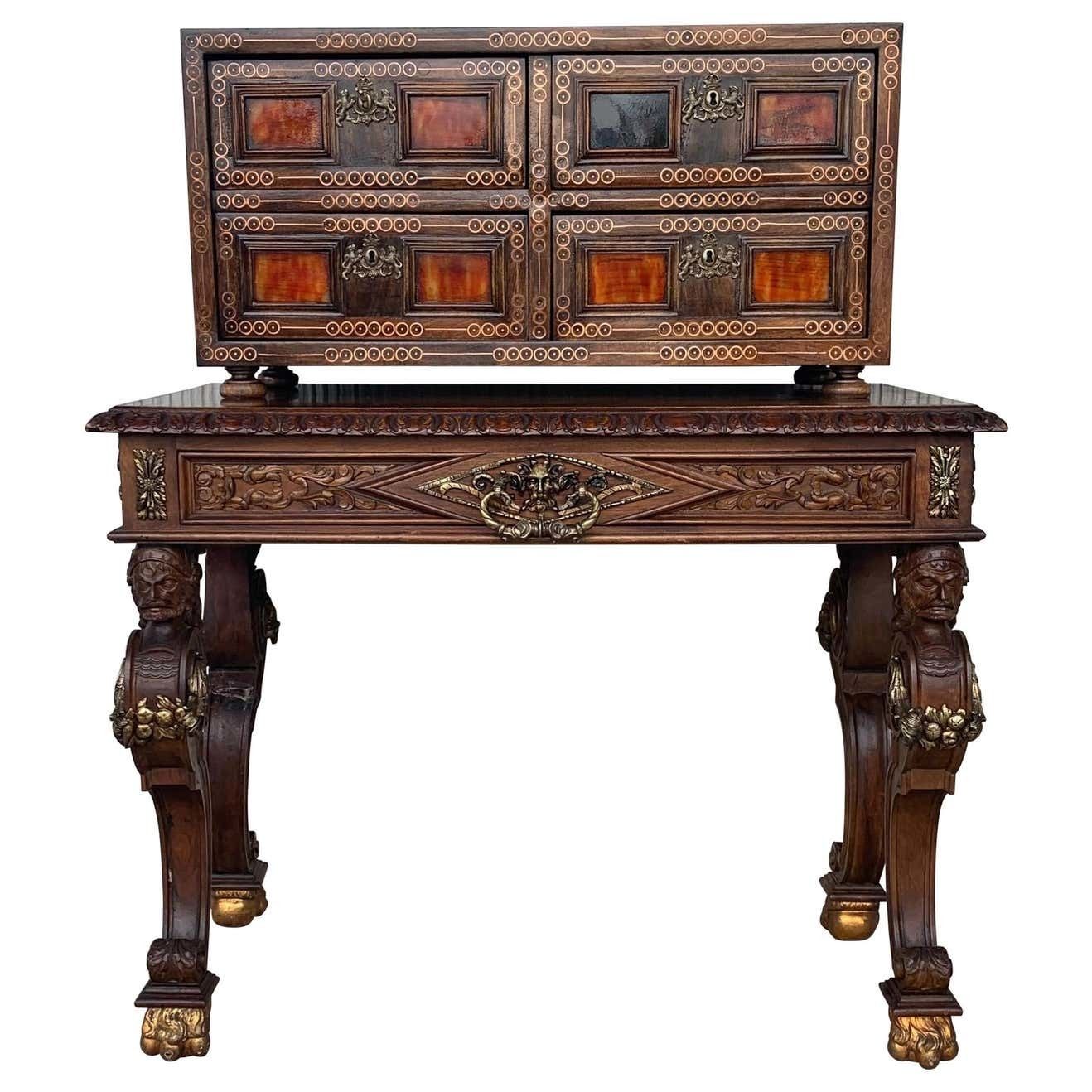 Cabinet sur piédestal italien du XXe siècle, bargueño baroque avec incrustations et montures