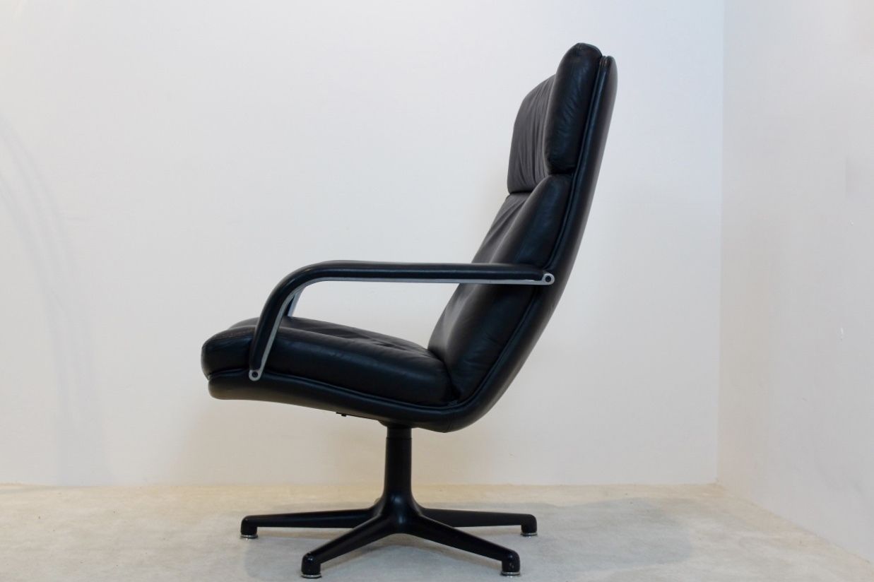 Vintage Model F141 Swivel Lounge Chair By Geoffrey Harcourt For Artifort photo vinterior