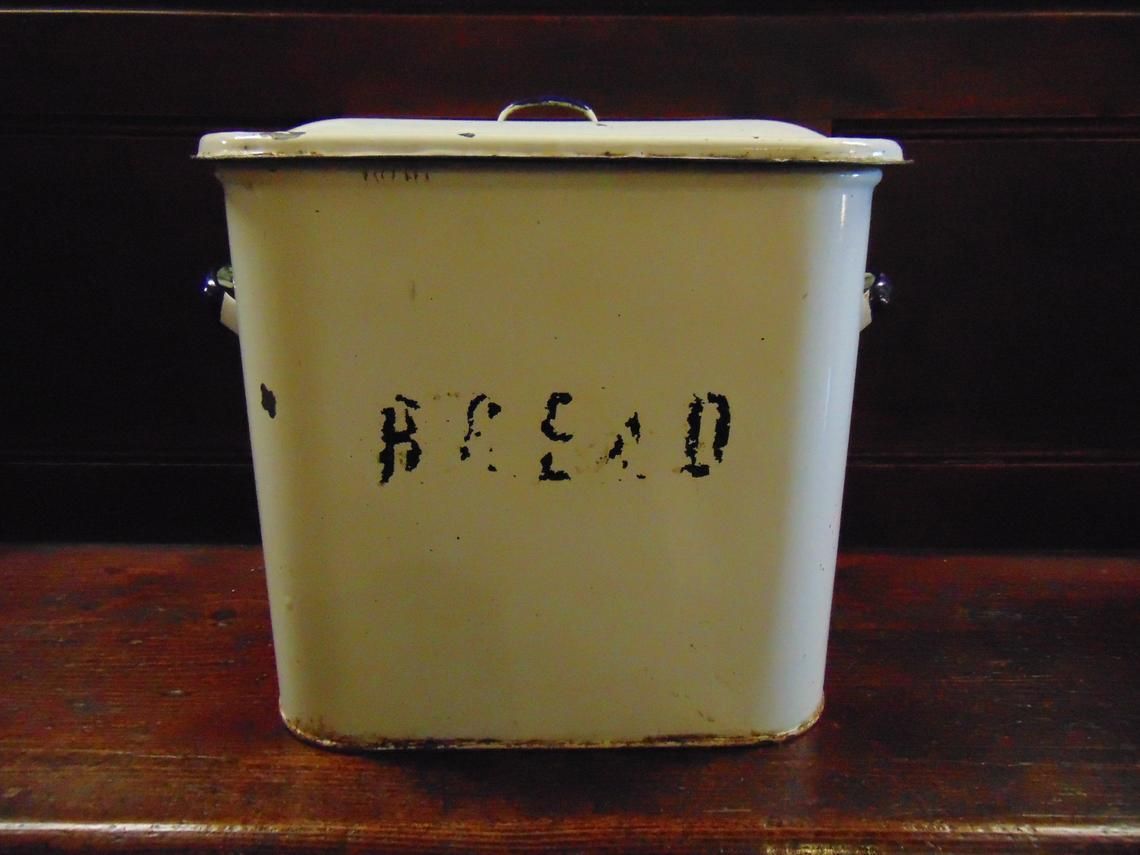 Enamelled Bread Bin Vintage, 1940s