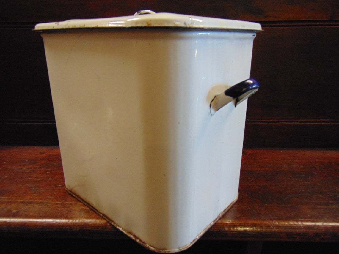 Enamelled Bread Bin Vintage, 1940s photo Home Decor
