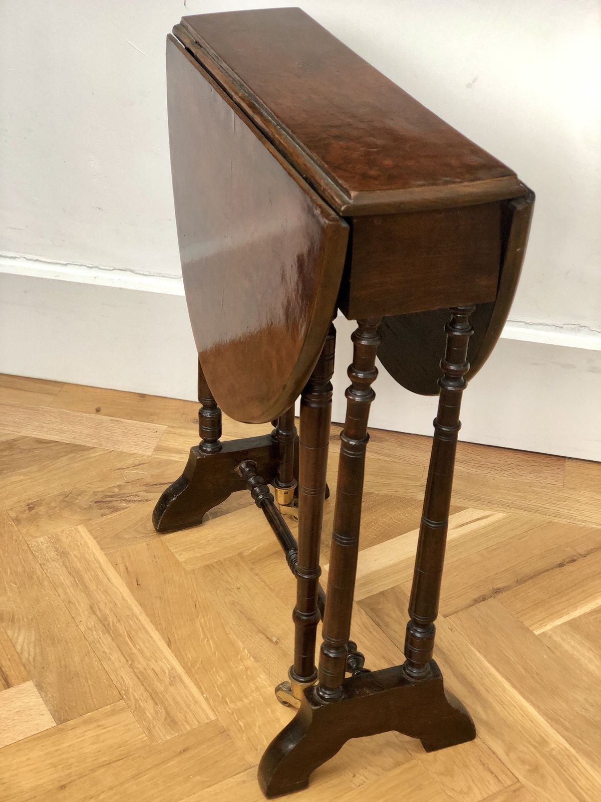 Victorian Burr Walnut Baby Sutherland Table photo 360.0