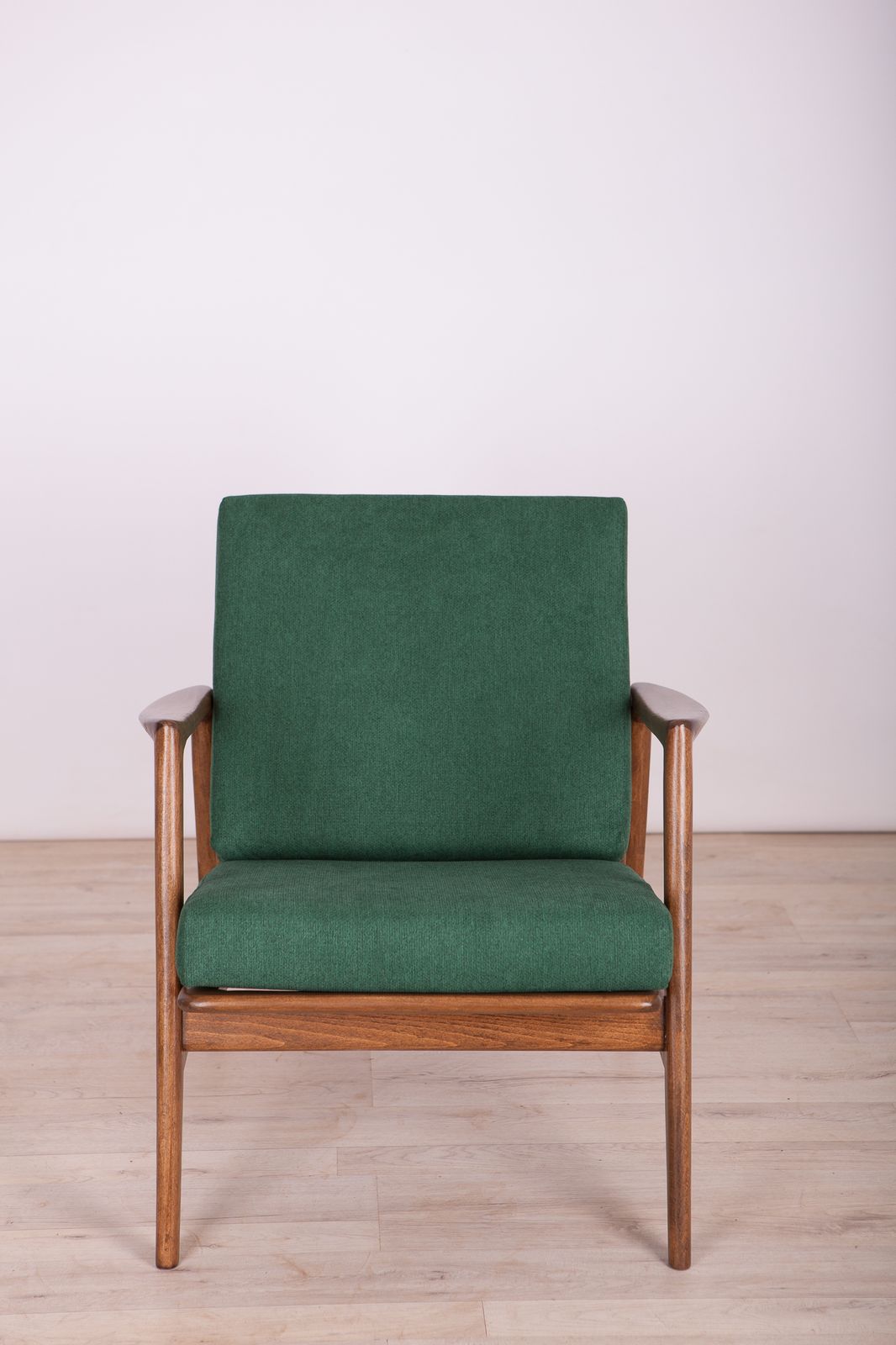 photo furniture 300 139 Armchairs From Swarzędzka Factory, 1960s, Set Of 2