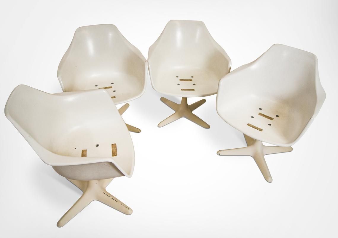 Maurice Burke For Arkana Set Of 4 Fibreglass Swivel Armchairs photo for sale