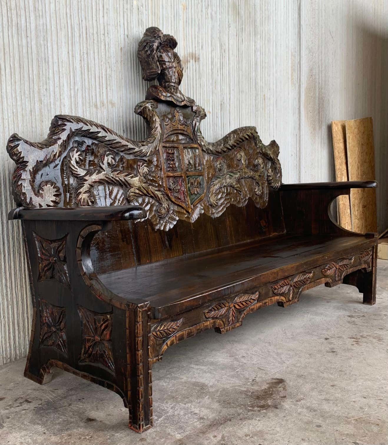 Banc espagnol en chêne sculpté et polychrome, début du XXe siècle photo Mobilier