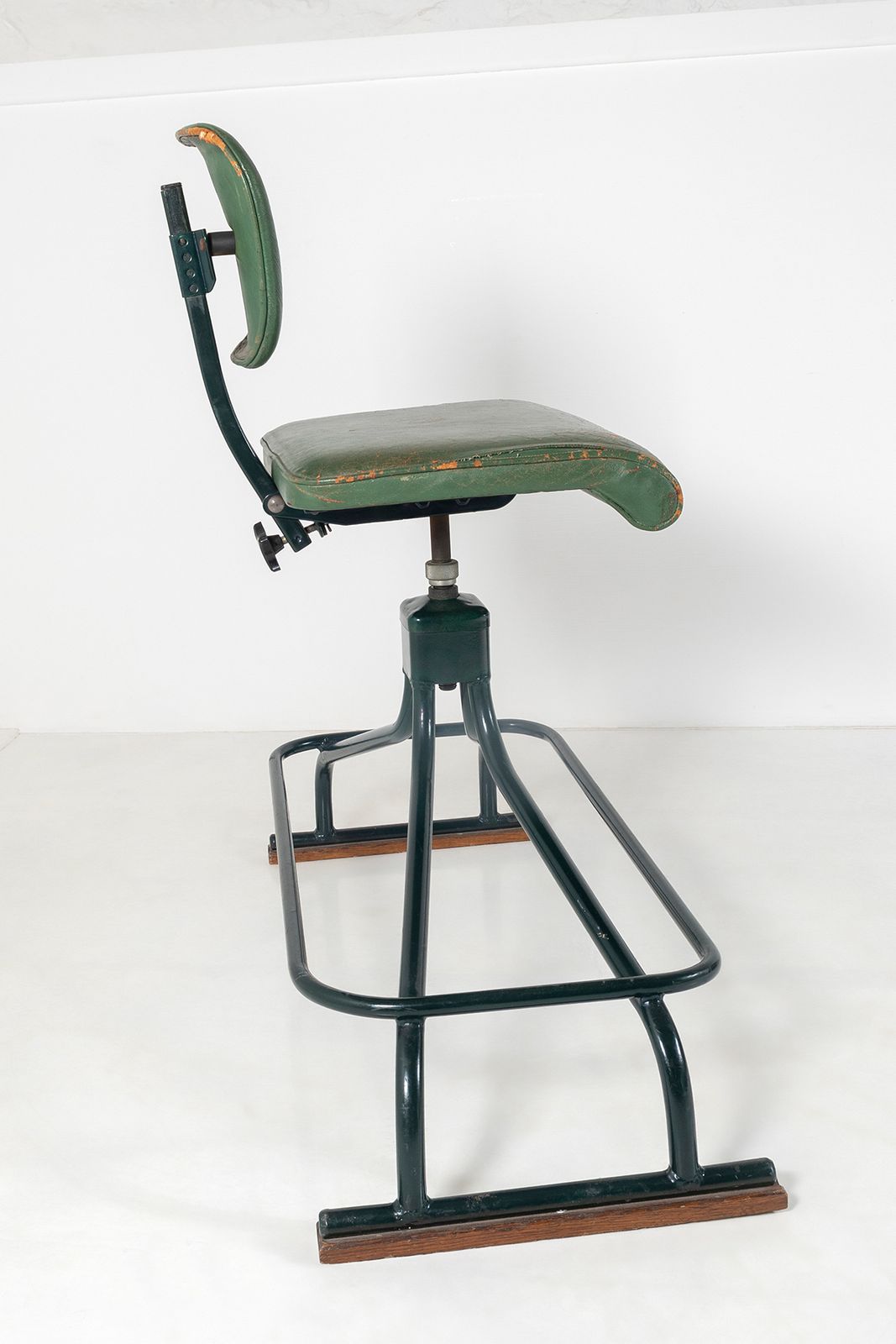 photo furniture Original 1950s Industrial Factory Swivel Stool By Evertaut | Musicians Guitarist Seat