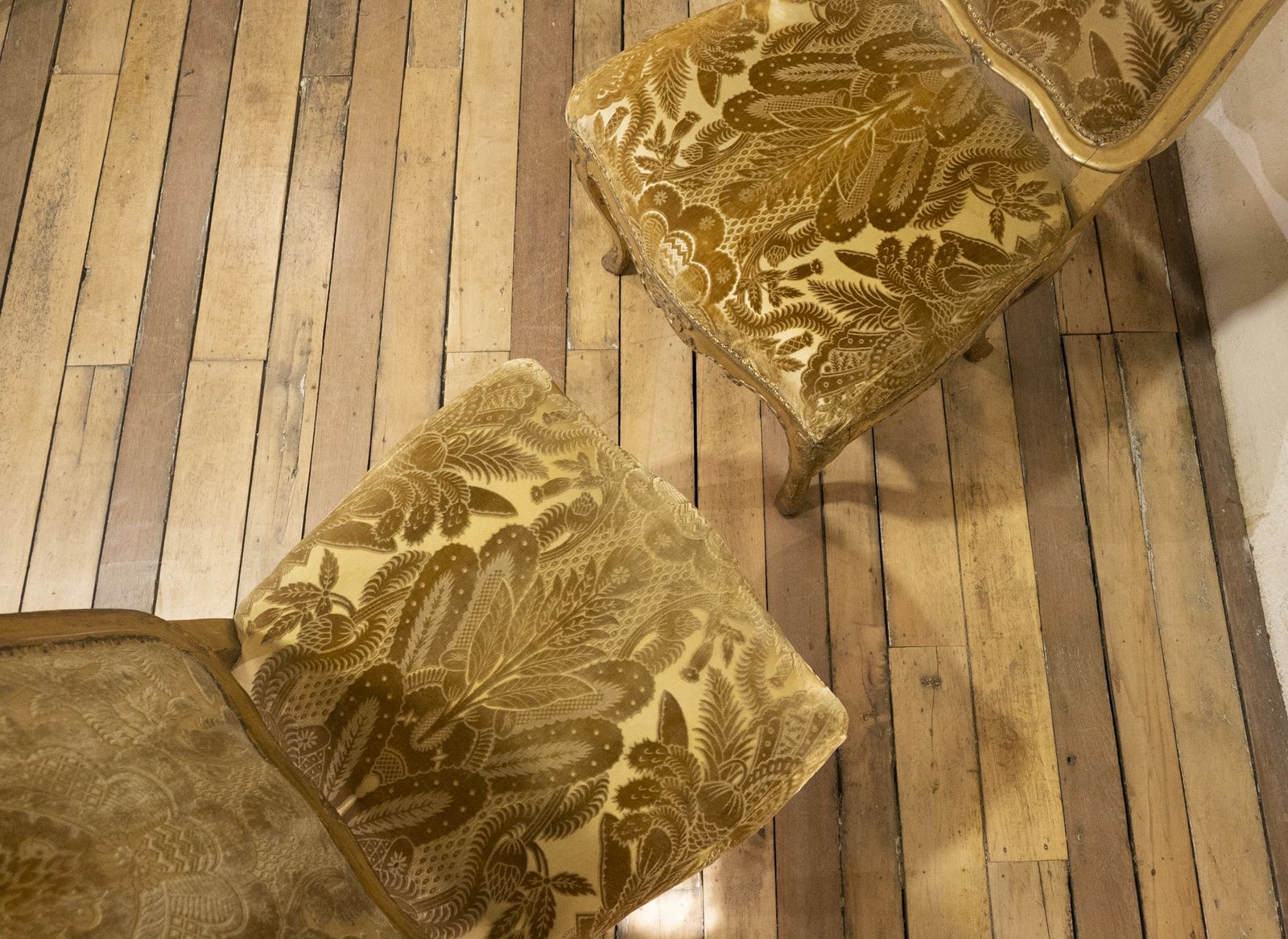 Pair Of French Louis XV Giltwood Side Chairs photo vintage