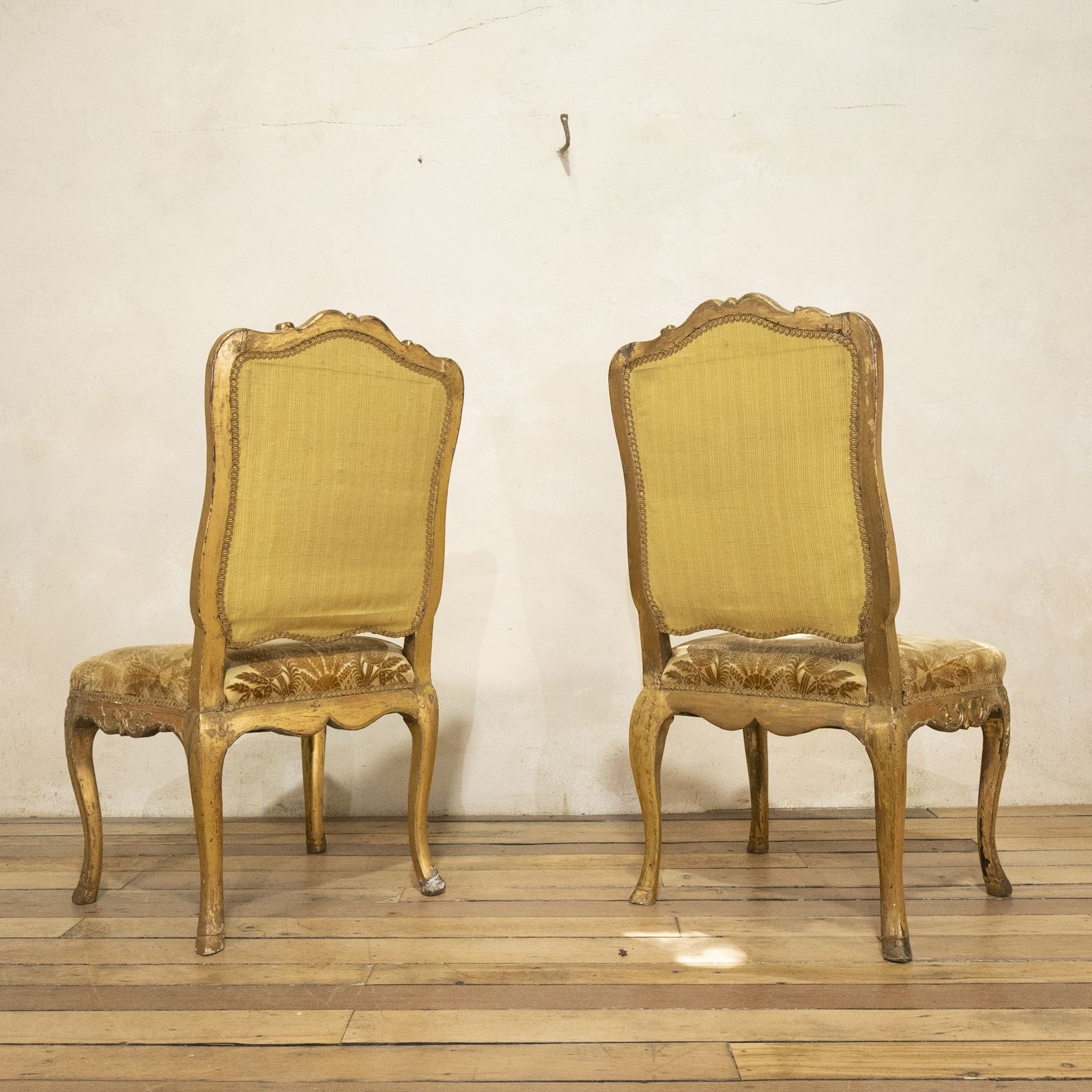 photo vinterior Pair Of French Louis XV Giltwood Side Chairs