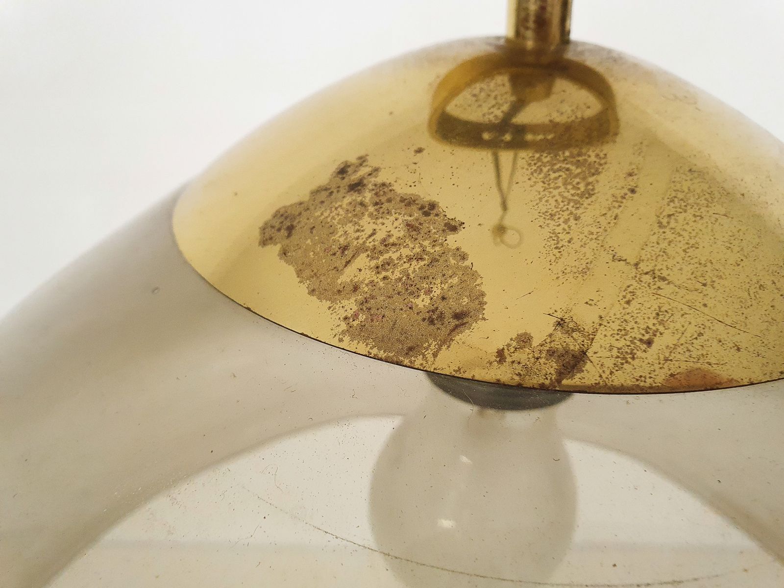 photo furniture Mid Century Hanglamp Van Gerookt Glas En Messing