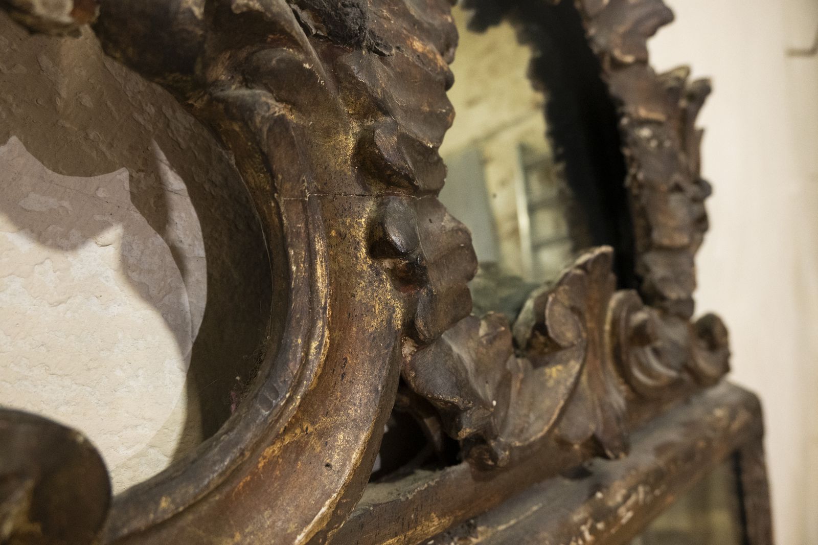 photo furniture Large 18th Century Italian Painted Rococo Overmantel Wall Mirror