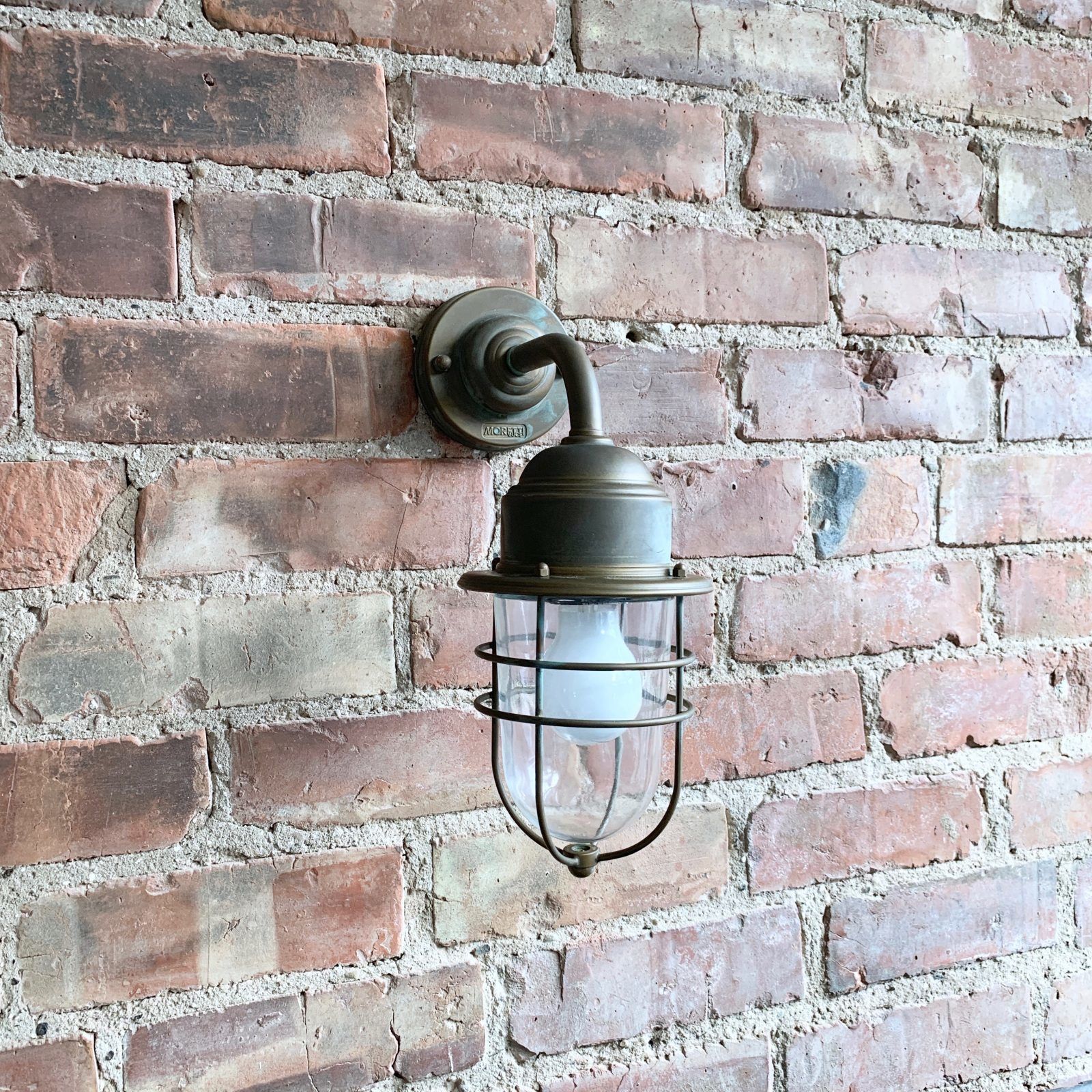 Contemporary Aged Brass 90º Bulk Head Wall Light photo 304.0
