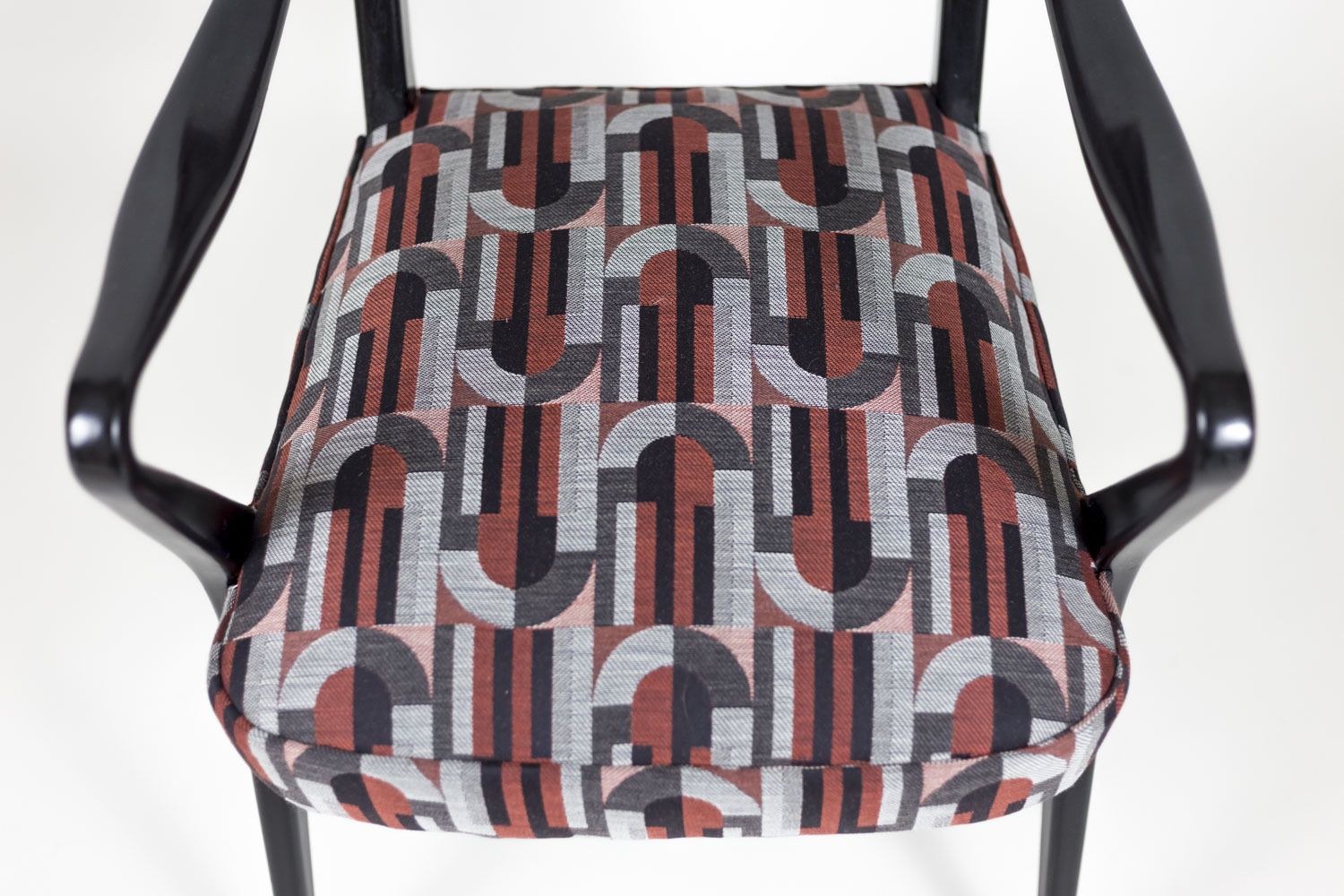 photo furniture Ico Parisi, Pair Of Black Lacquered Wood Armchairs, 1970s