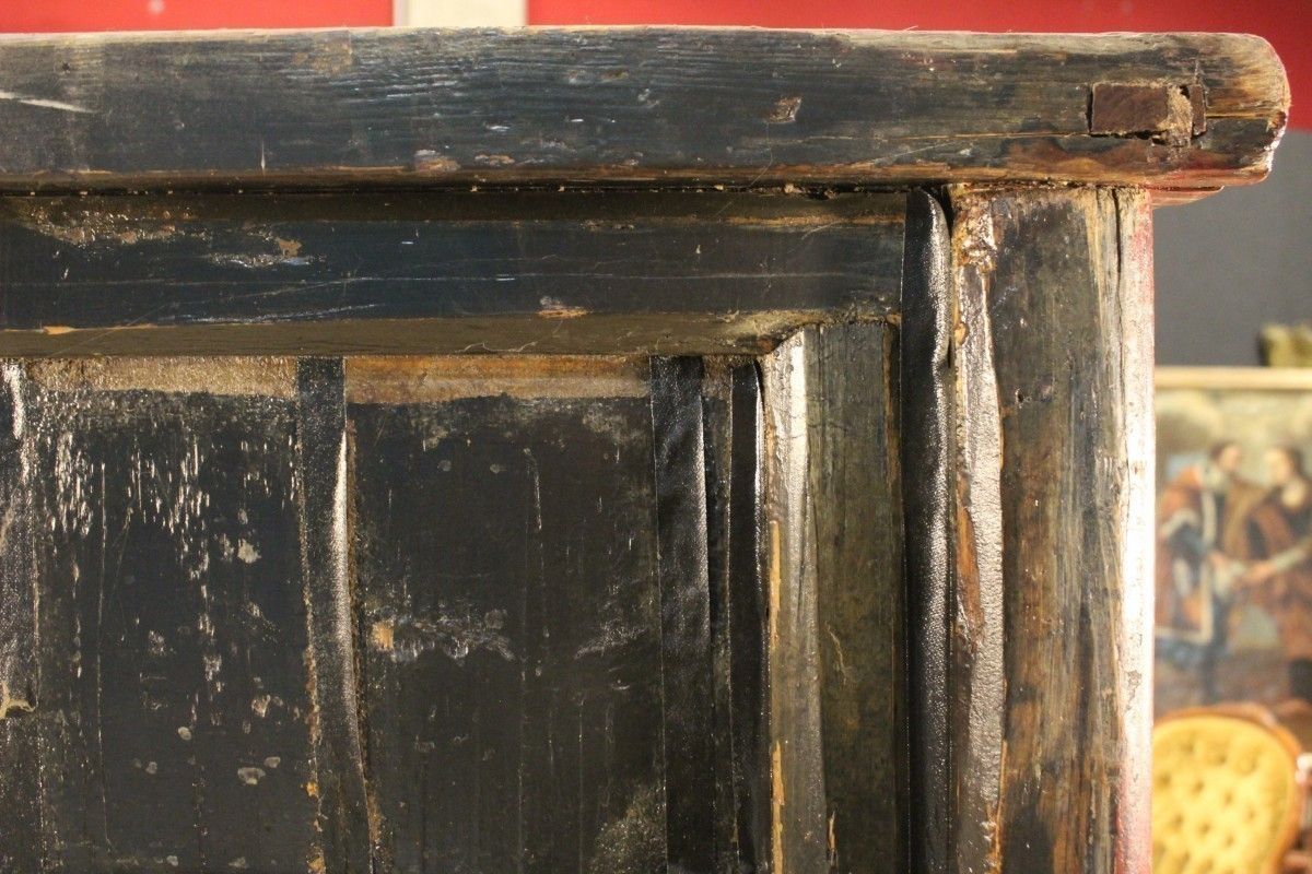 Chinese Wardrobe In Lacquered Wood photo vinterior