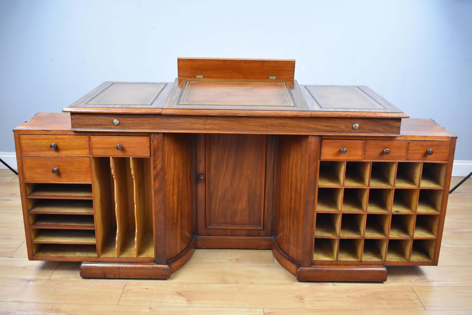 19th Century English Victorian Mahogany Kneehole Desk By Francis & James Smith photo buy