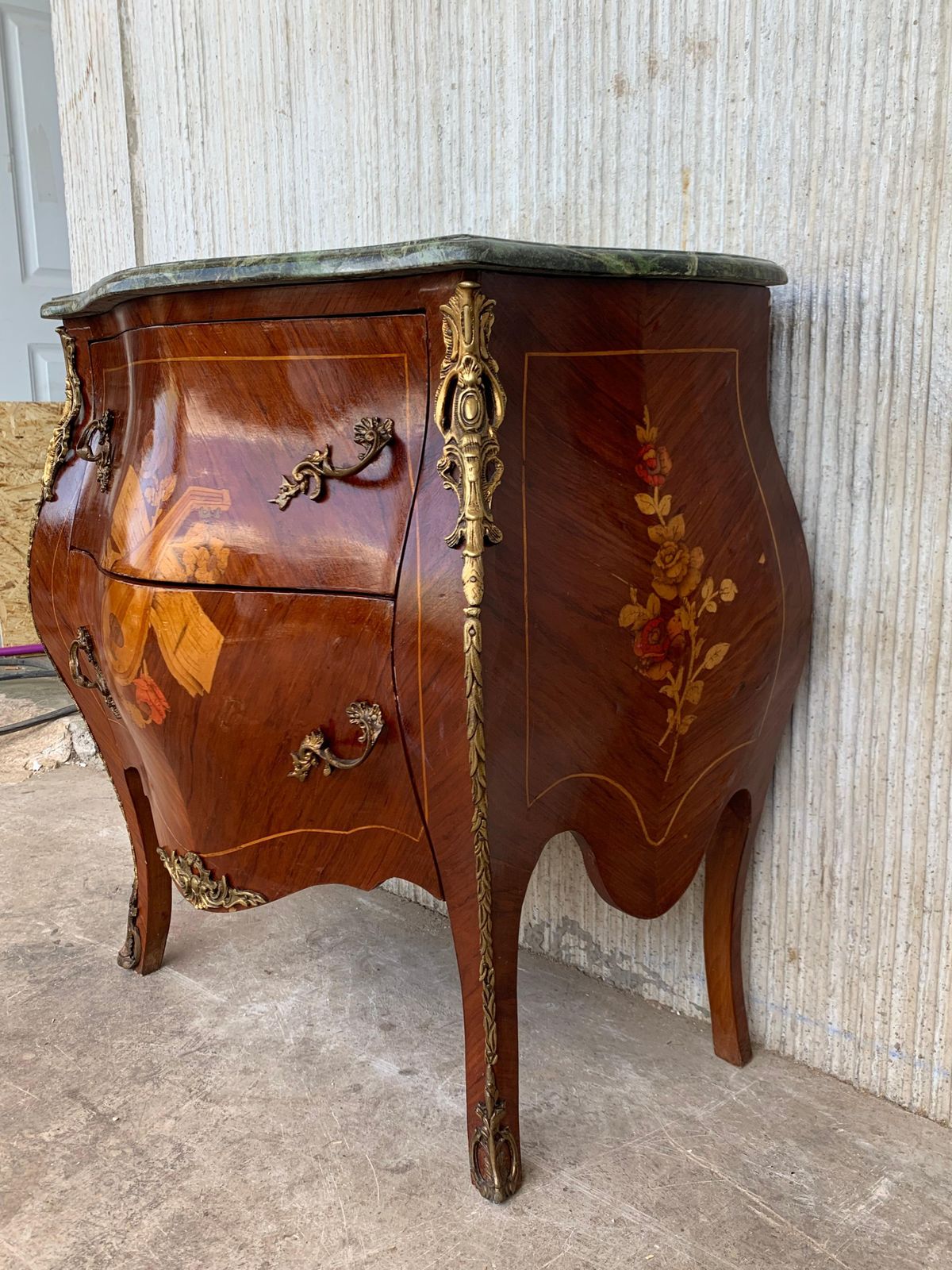 French Louis XV Style Fine Kingwood And Marquetry Ormolu Mounted Bombe Commode photo buy