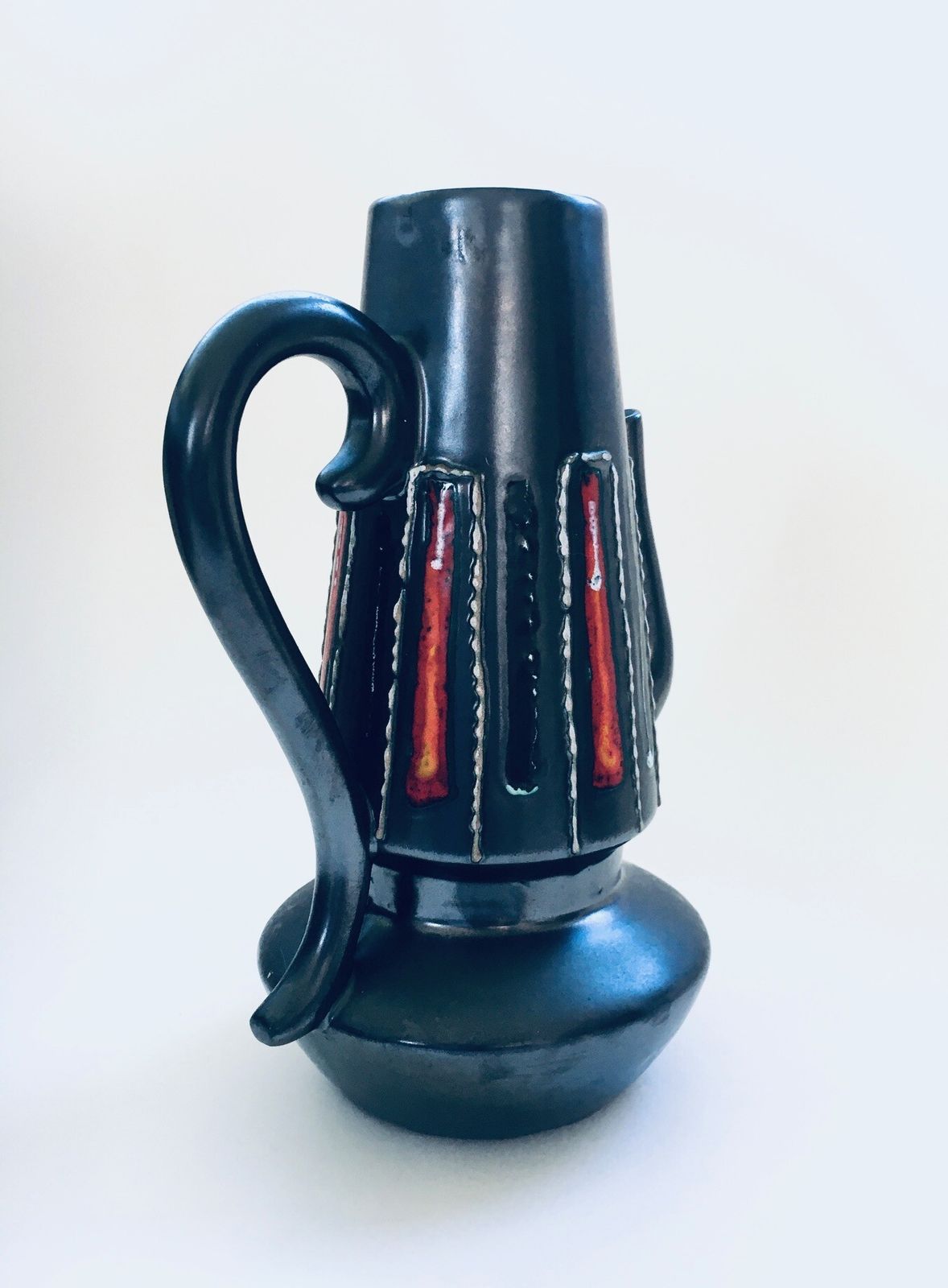 Mid Century Italiaans Design Art Pottery Zwart & Lava Keramische Karaf, Italië Ca. Jaren 1960 photo 79.36