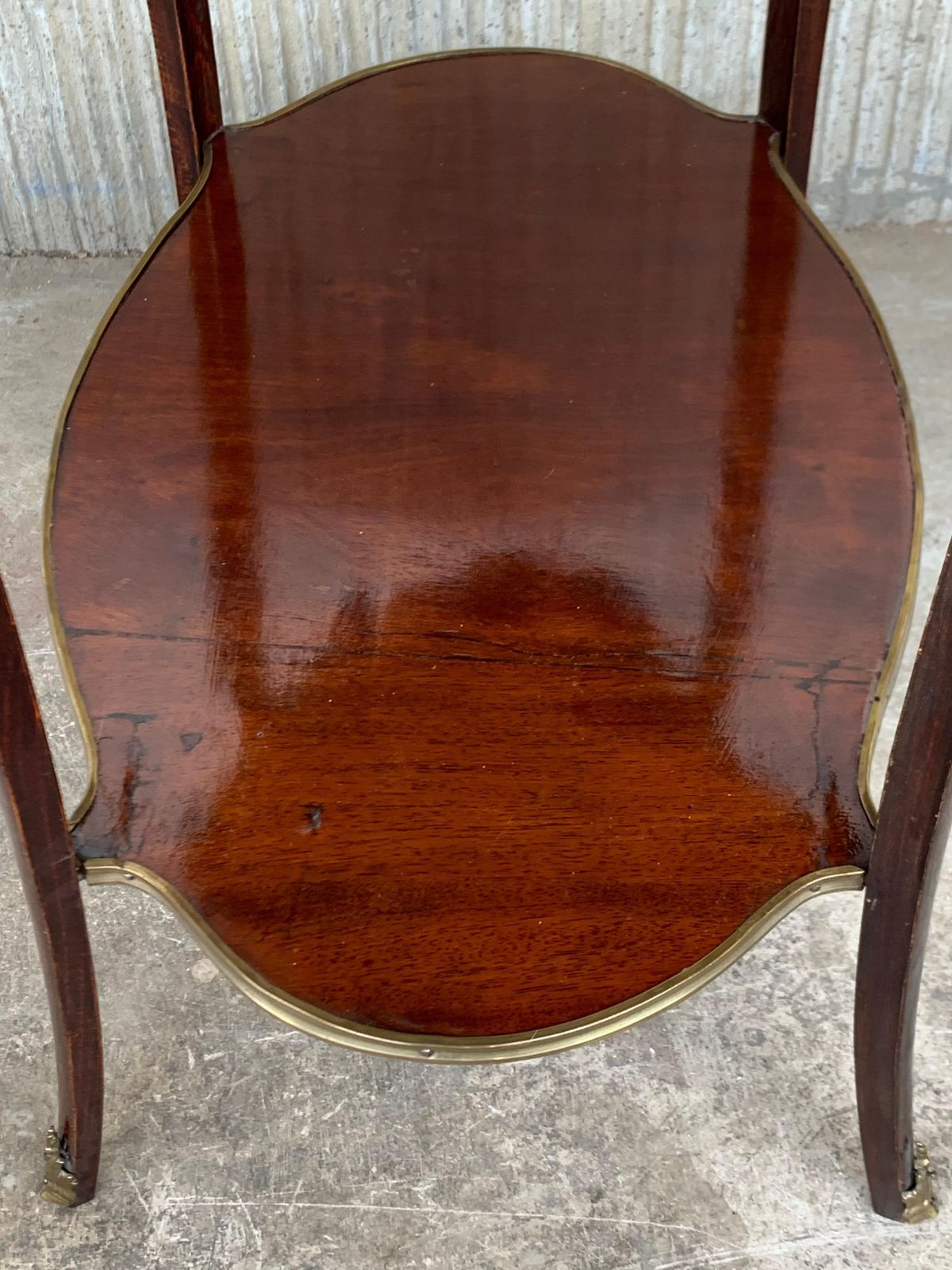 Mobilier Table française de style Louis XV, marqueterie florale et bronze doré, XIXe siècle photo