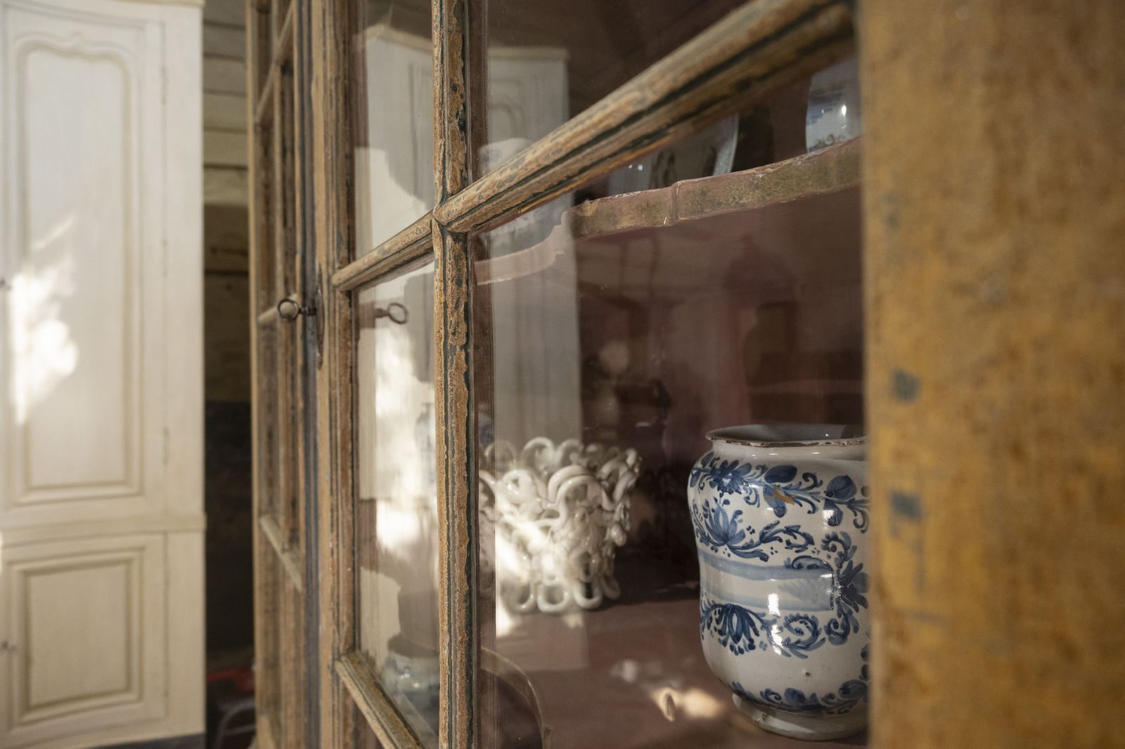 4650.0 18th Century Dutch Dry Scraped Glazed Vitrine Cabinet photo