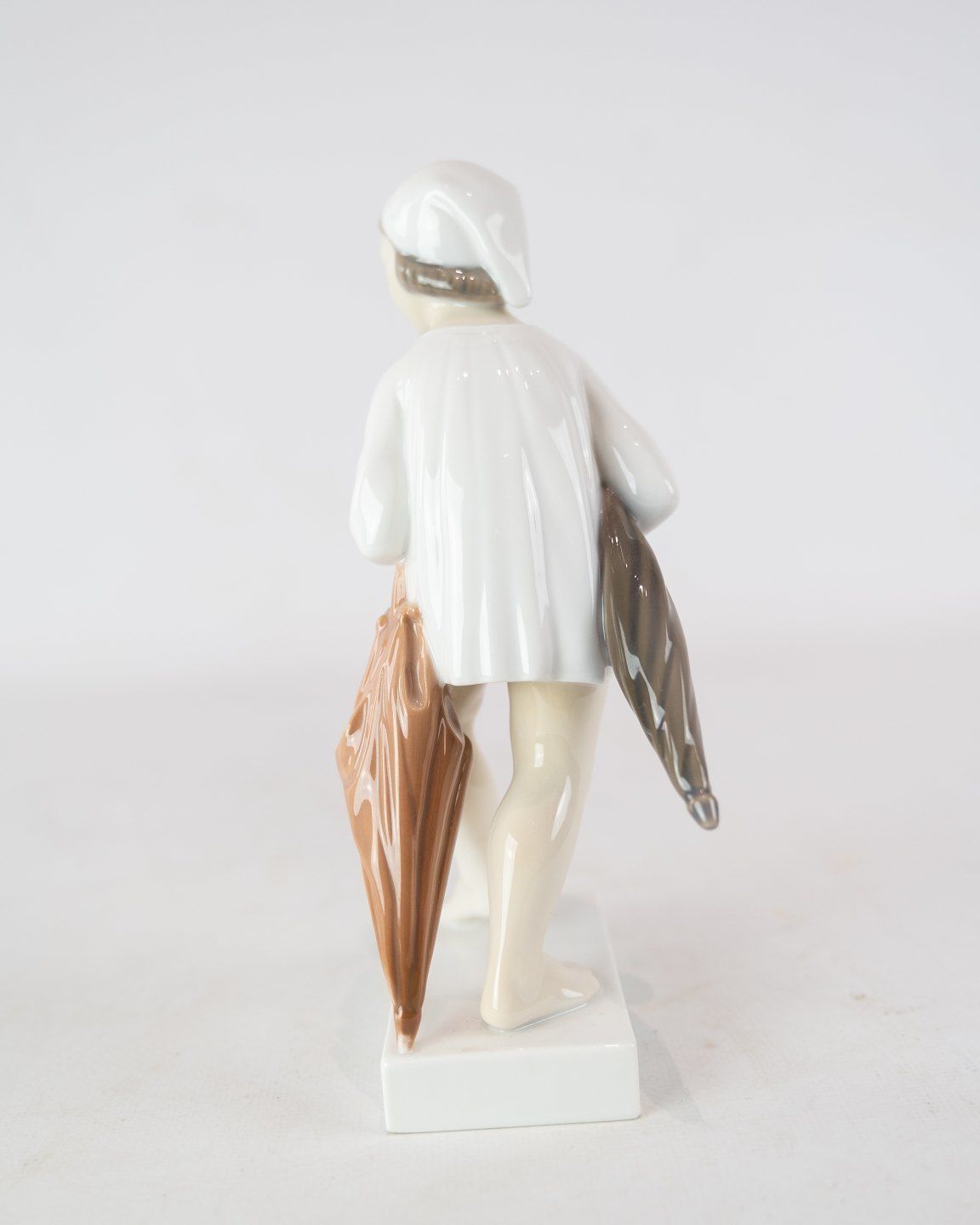 Porcelain Figure, Ole Lukøje, No .: 2055 By Bing And Grondahl. photo for sale