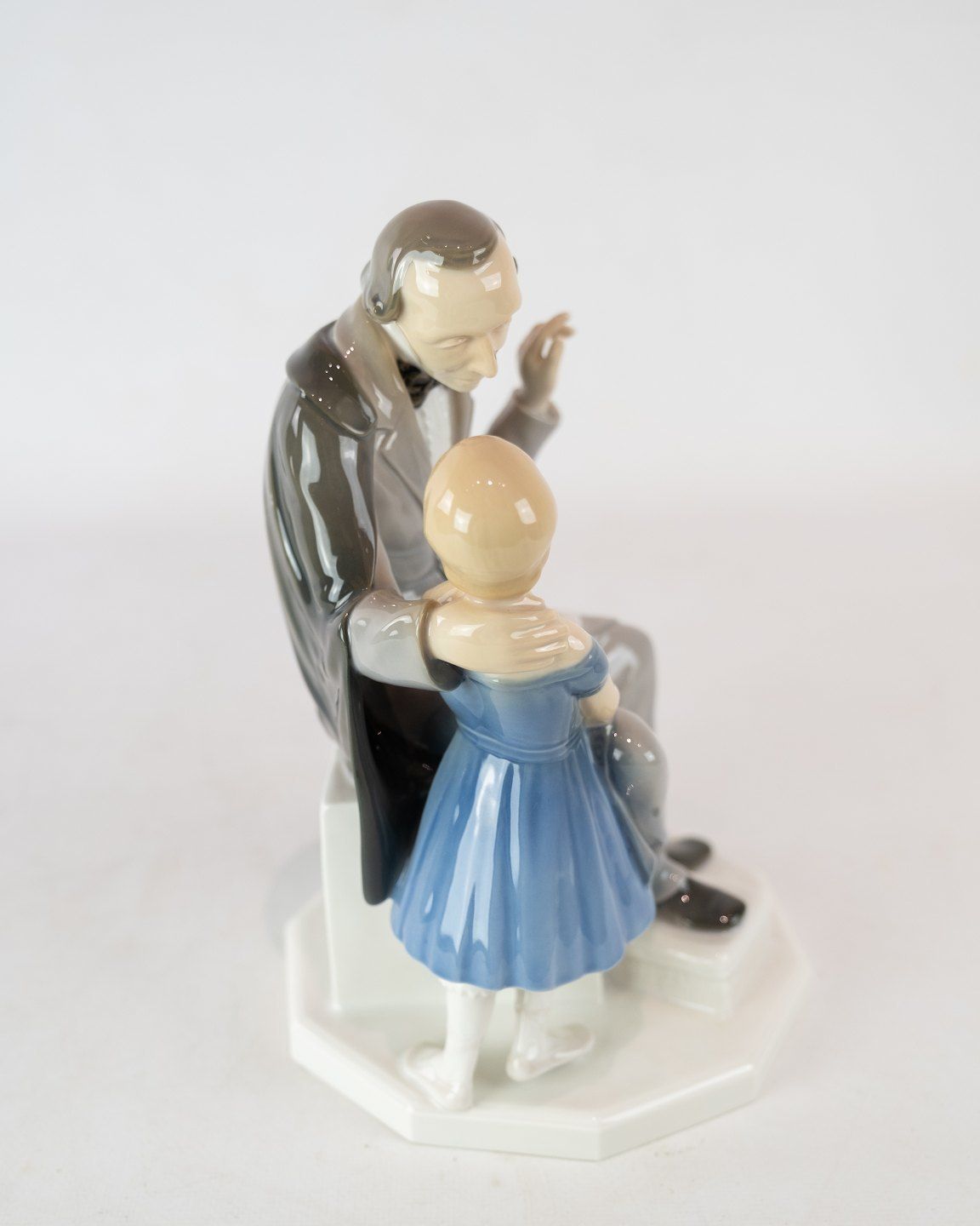Porcelain Figure In The Form Of Hc Andersen, No .: 2037, By Bing And Grondahl. photo Art