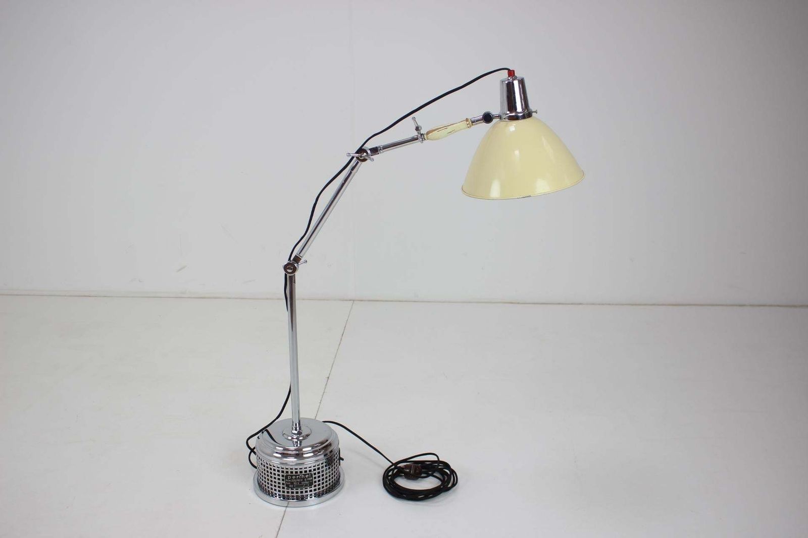 Art Deco Verstelbare Vloer- of Tafellamp, Perihel photo Verlichting