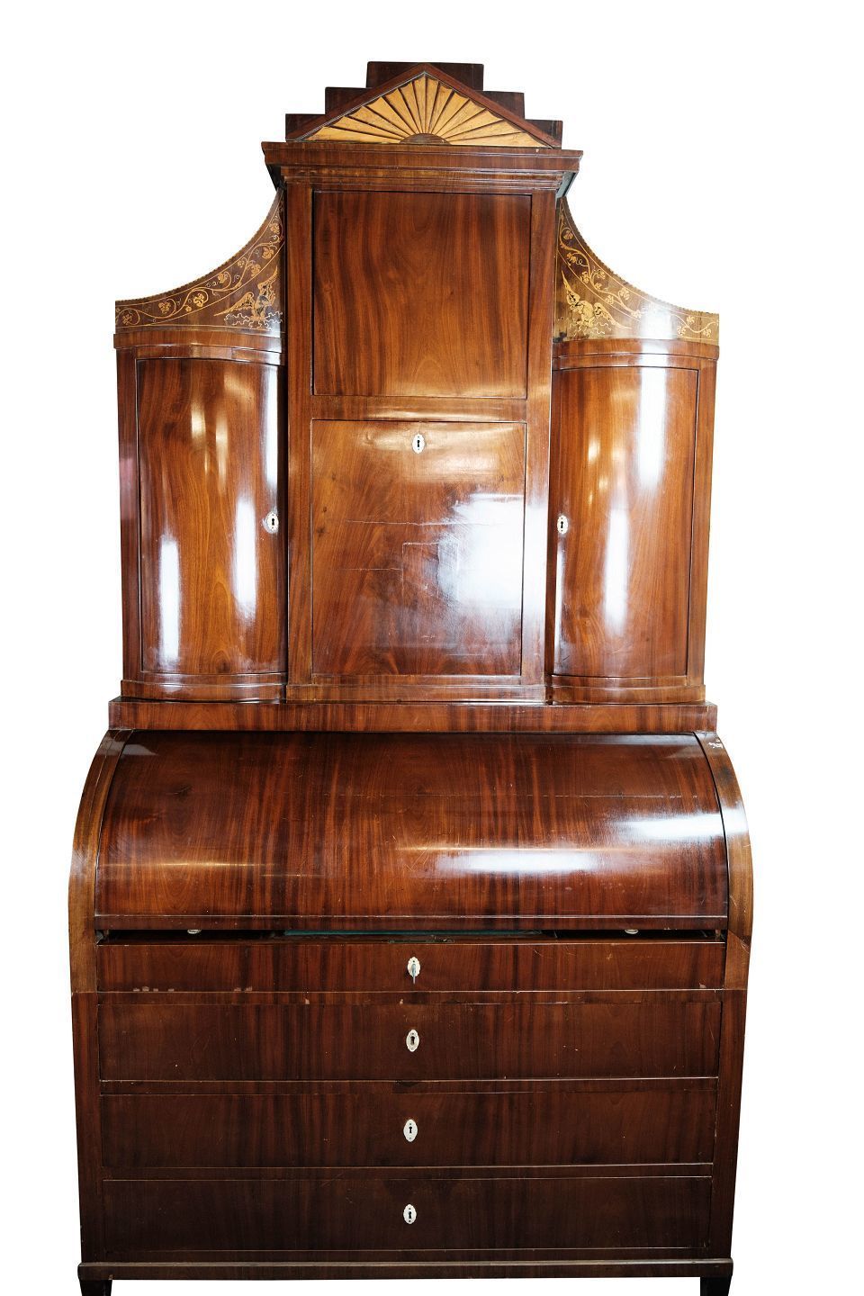 Large Late Empire Chatol Of Polished Mahogany With Marquetry And Decorated With Carvings From The 1840s.